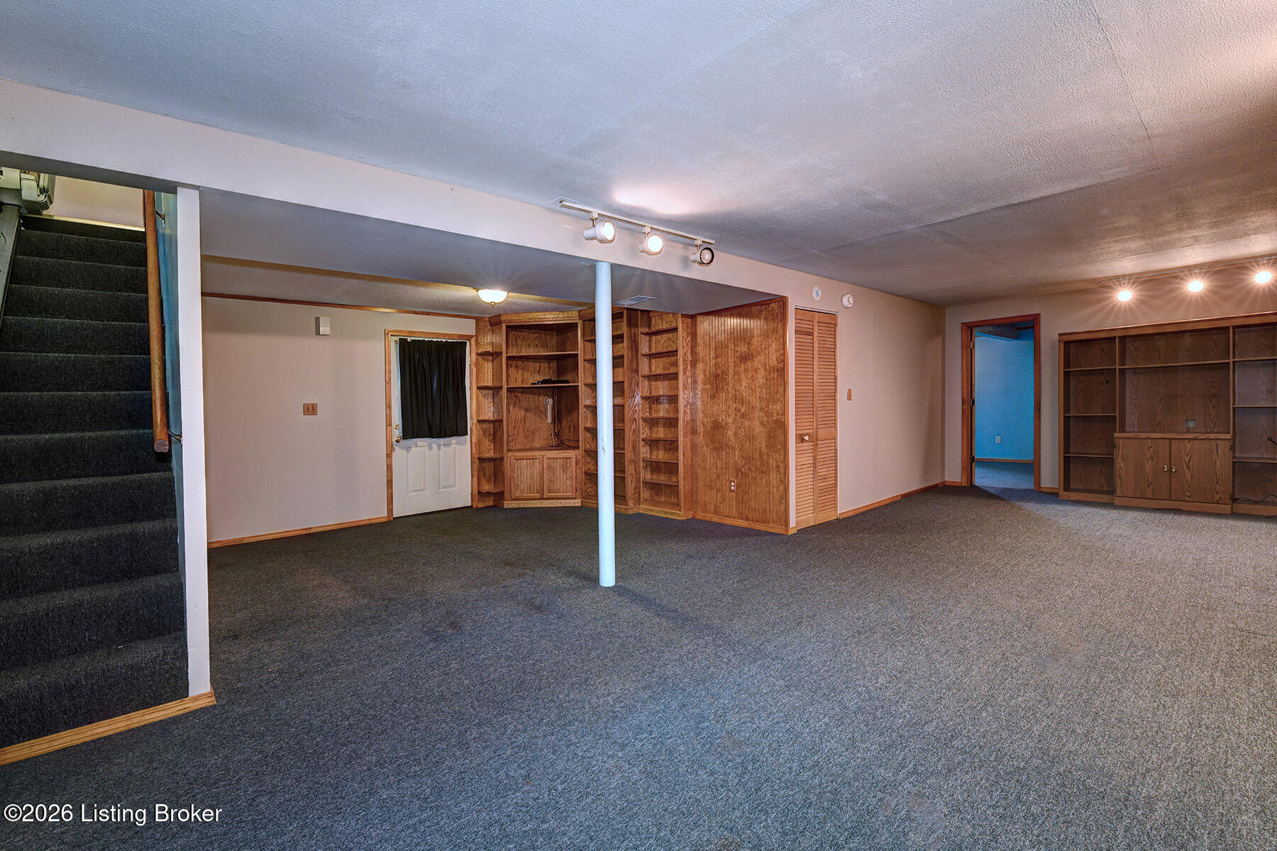 1077 Dotland Cir Property Photo 17