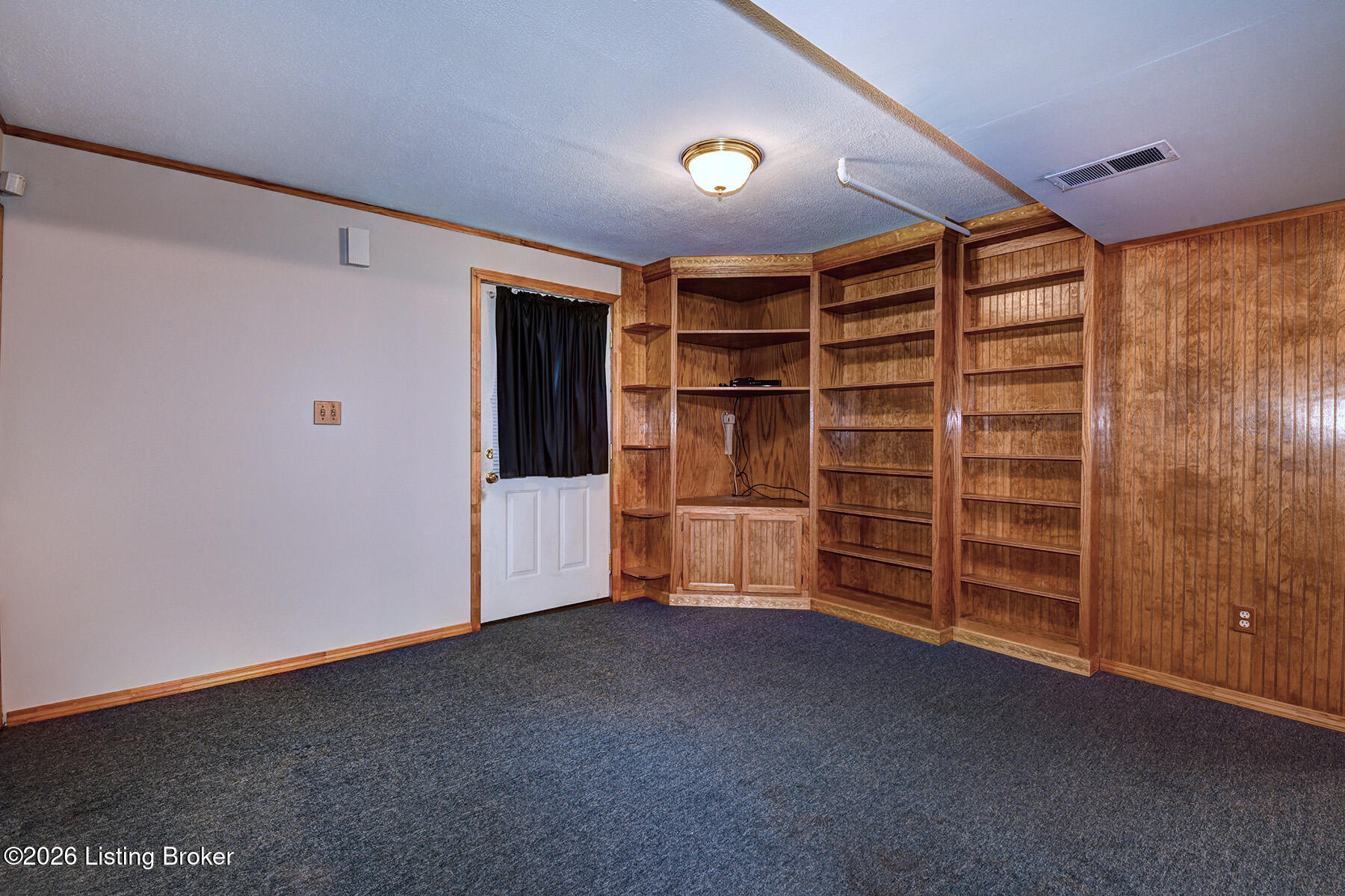 1077 Dotland Cir Property Photo 18
