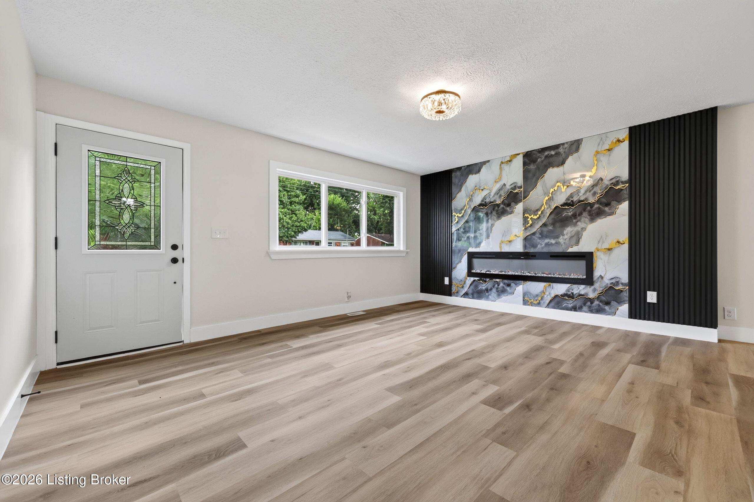 9810 East Ave Property Photo 3