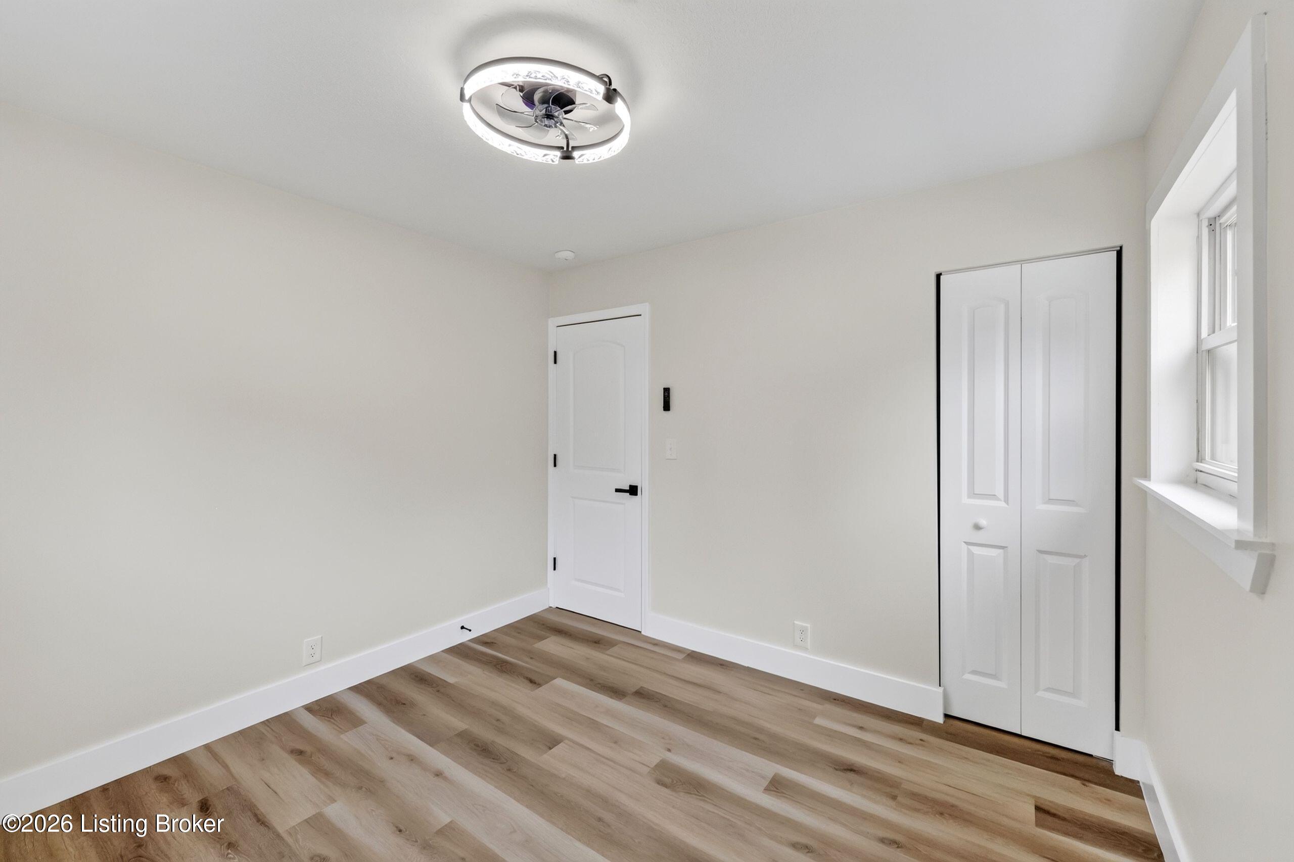 9810 East Ave Property Photo 25