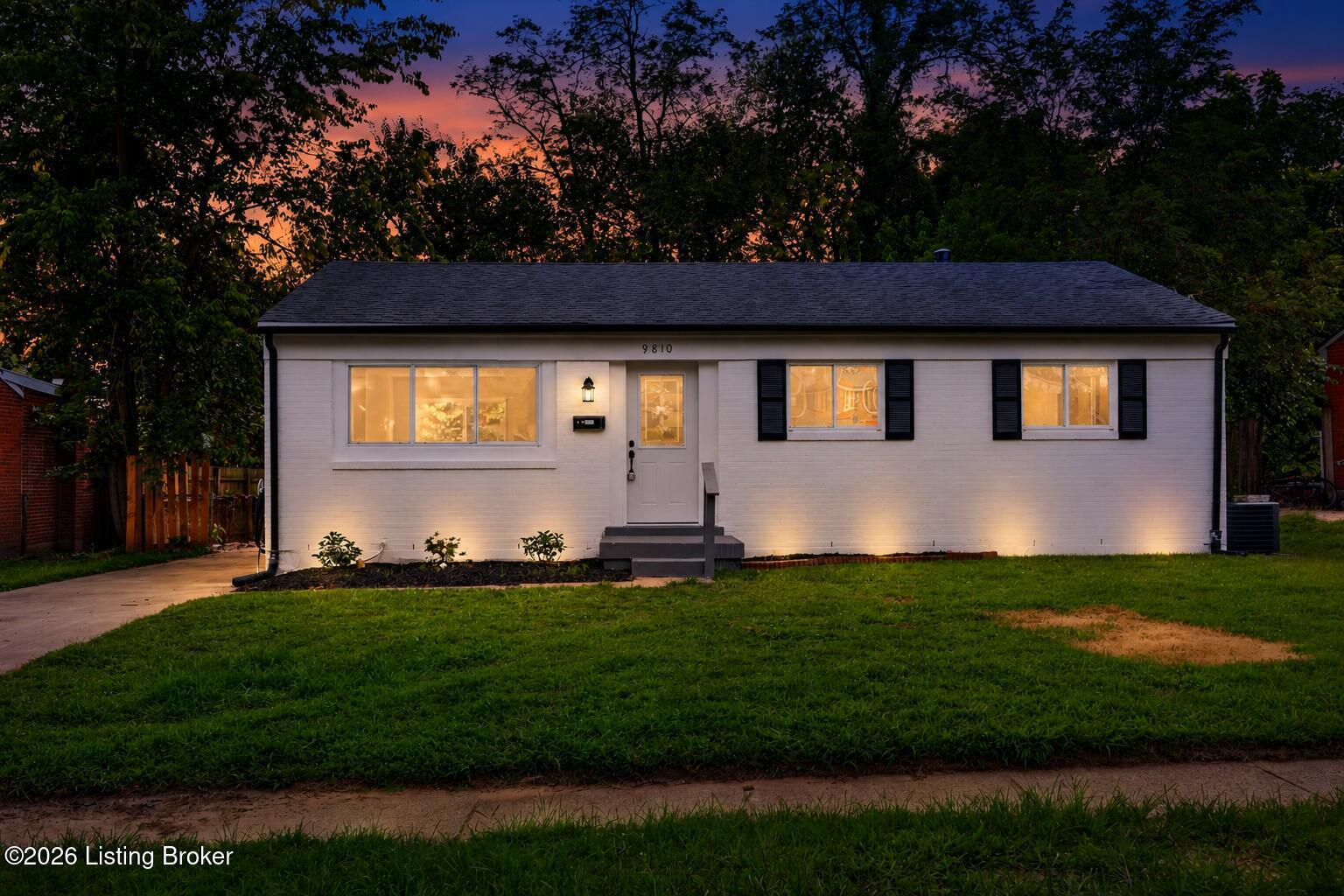 9810 East Ave Property Photo 34