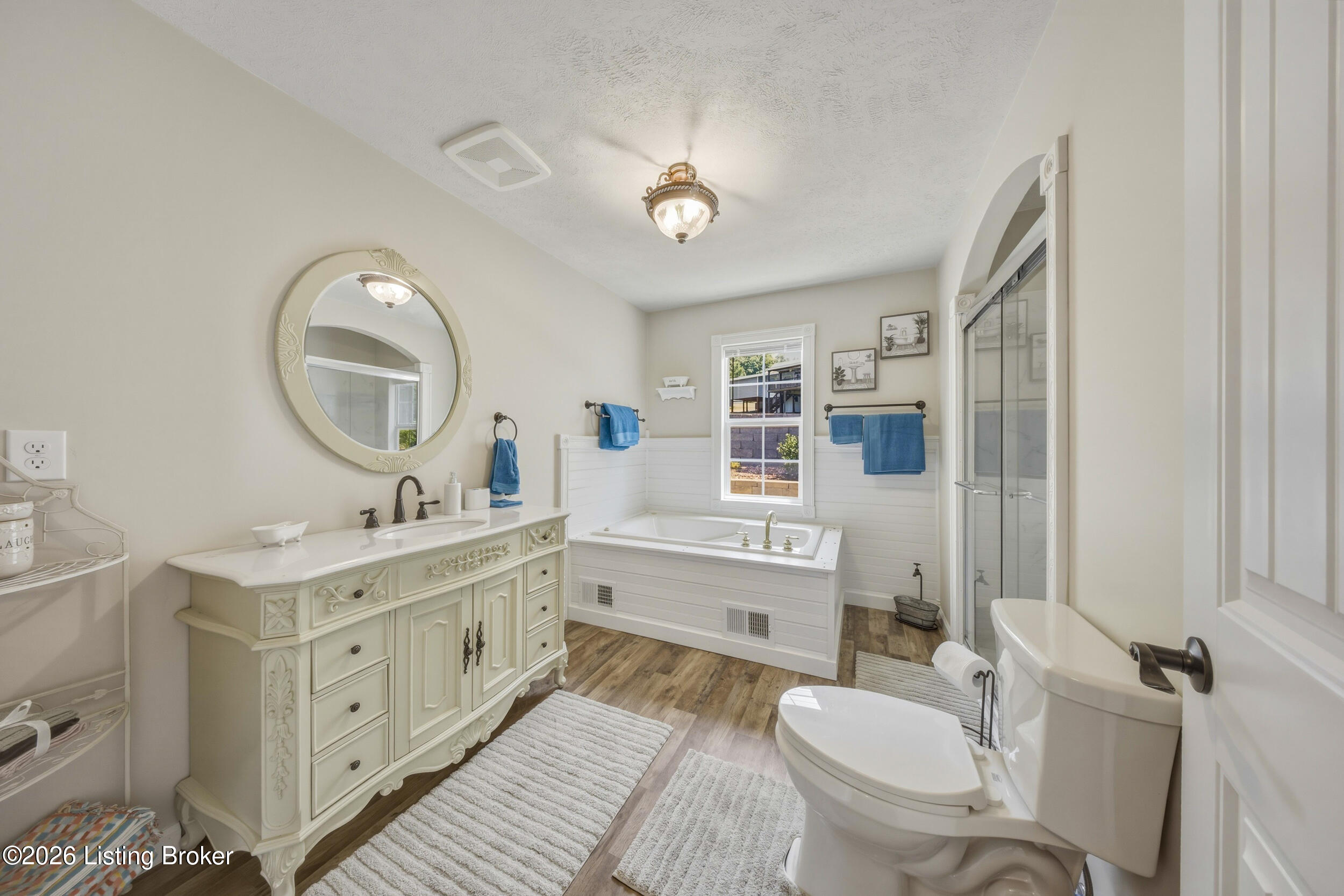 827 Lakeview Cir Property Photo 15
