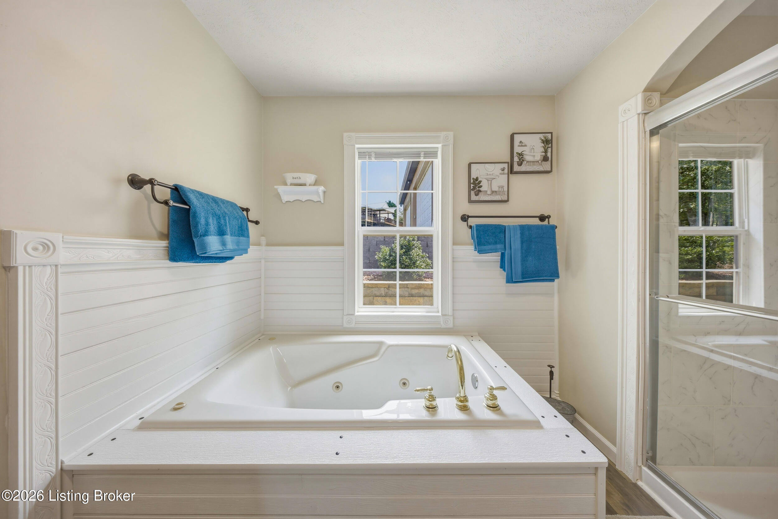 827 Lakeview Cir Property Photo 17