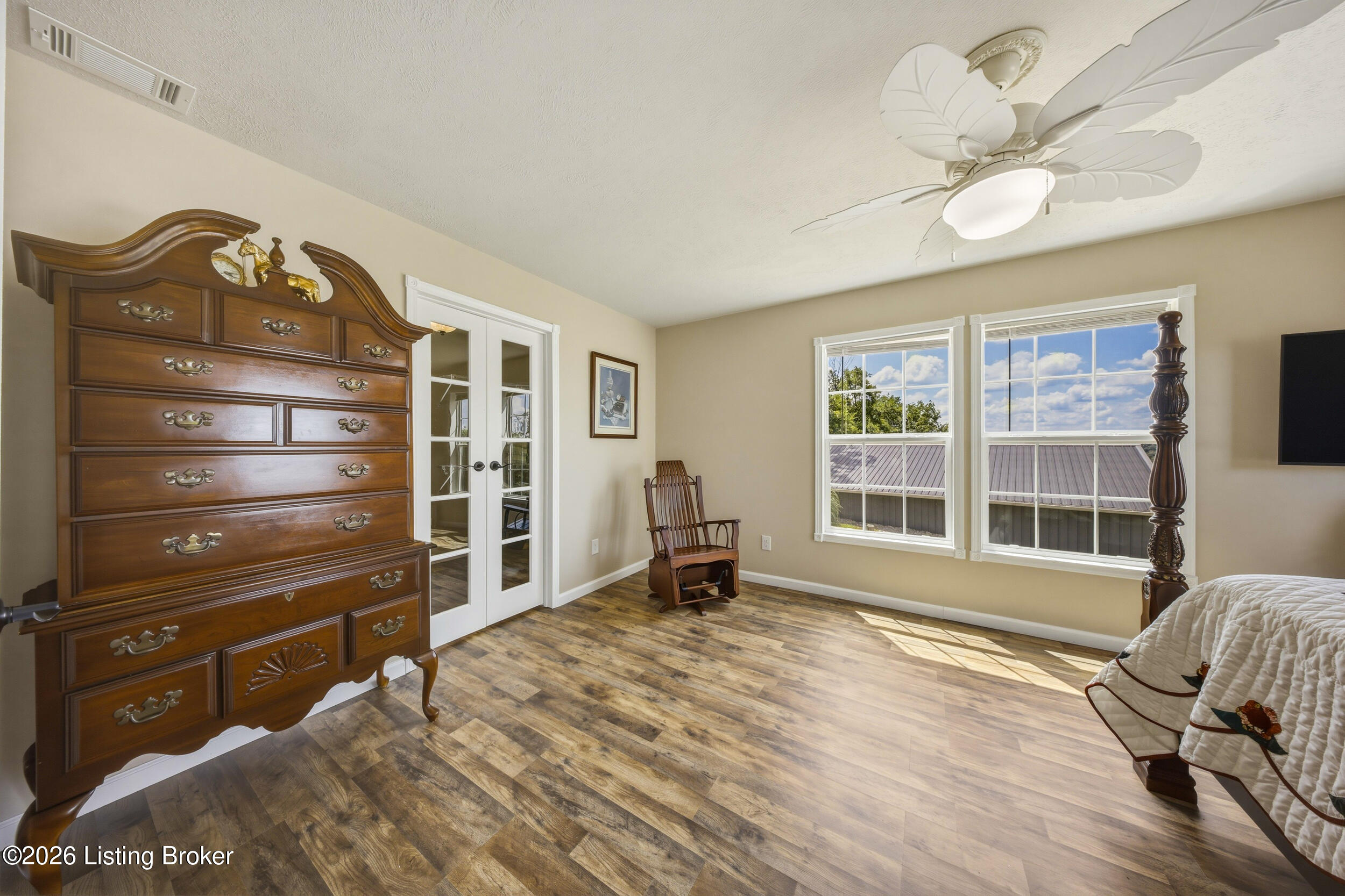 827 Lakeview Cir Property Photo 20