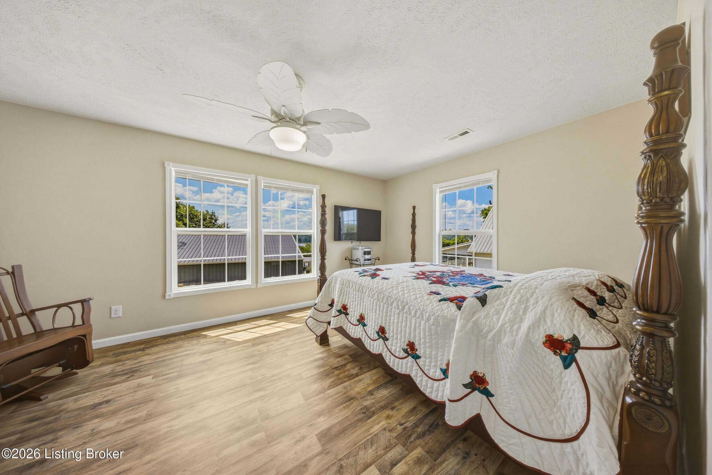 827 Lakeview Cir Property Photo 21