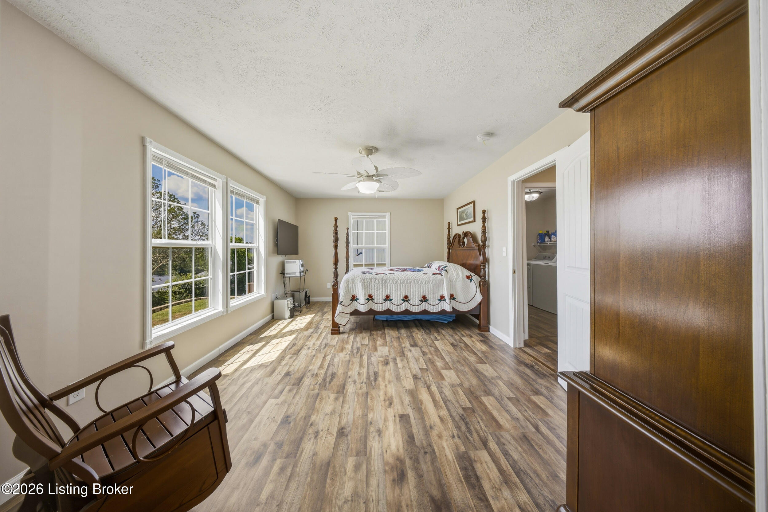 827 Lakeview Cir Property Photo 23