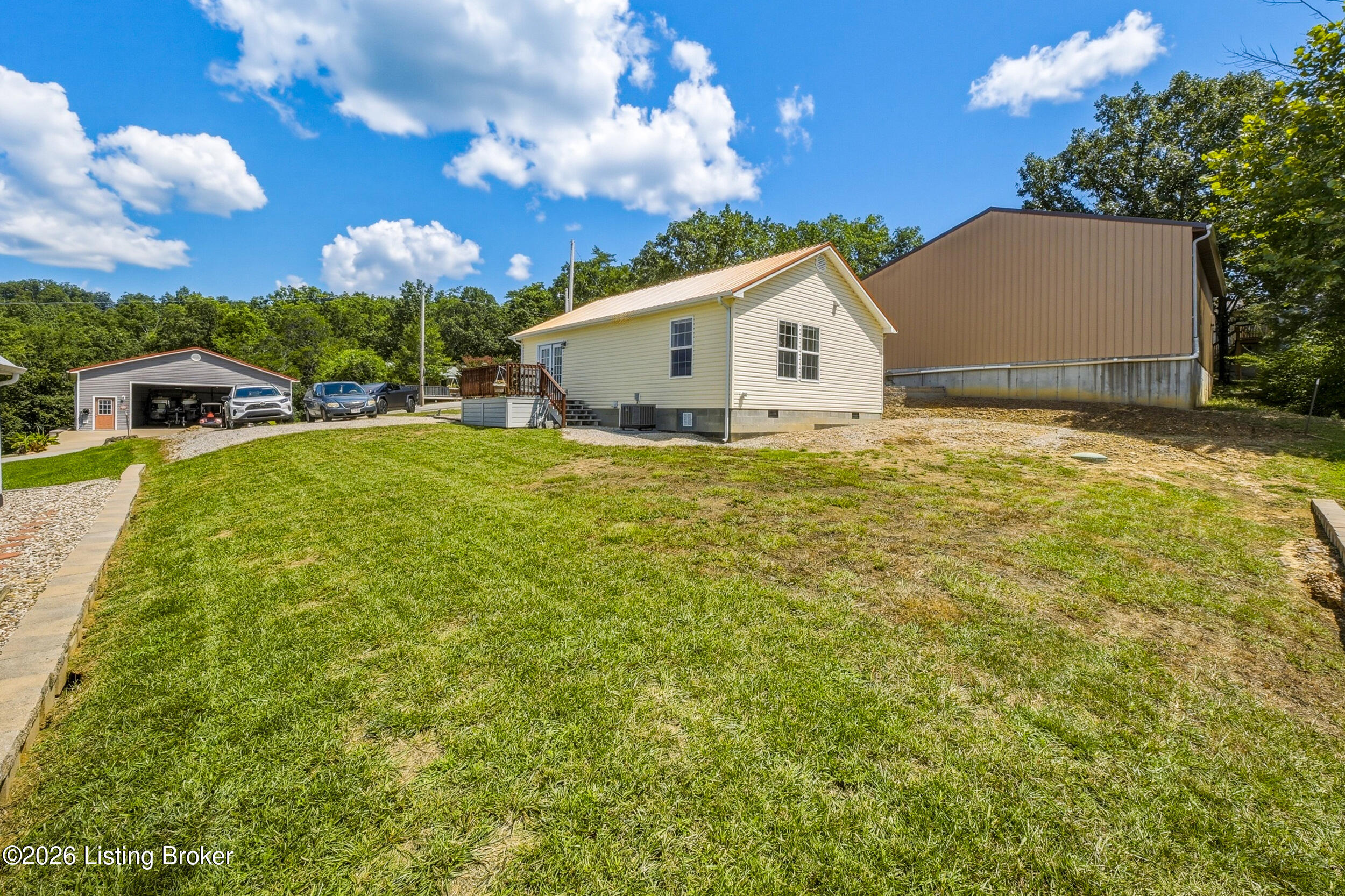 827 Lakeview Cir Property Photo 26