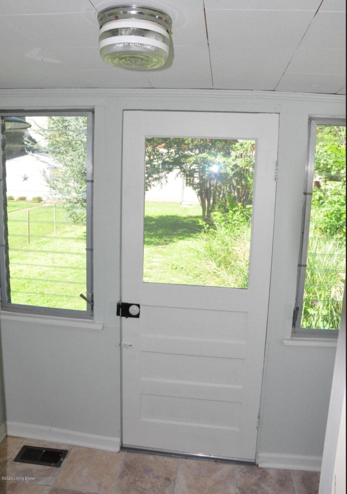 3829 Elmwood Ave Property Photo 14