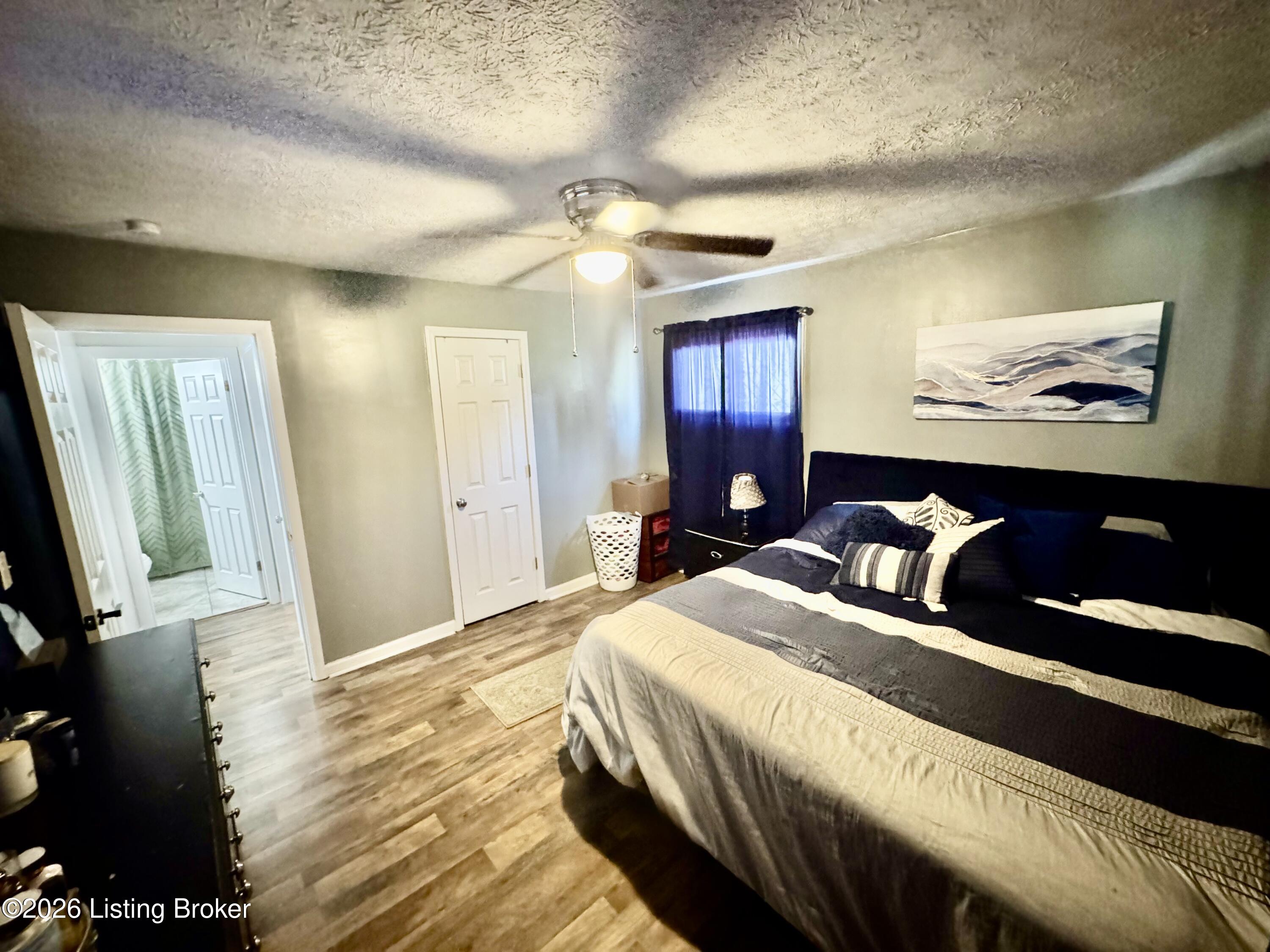 2910 Garey Ln Property Photo 12