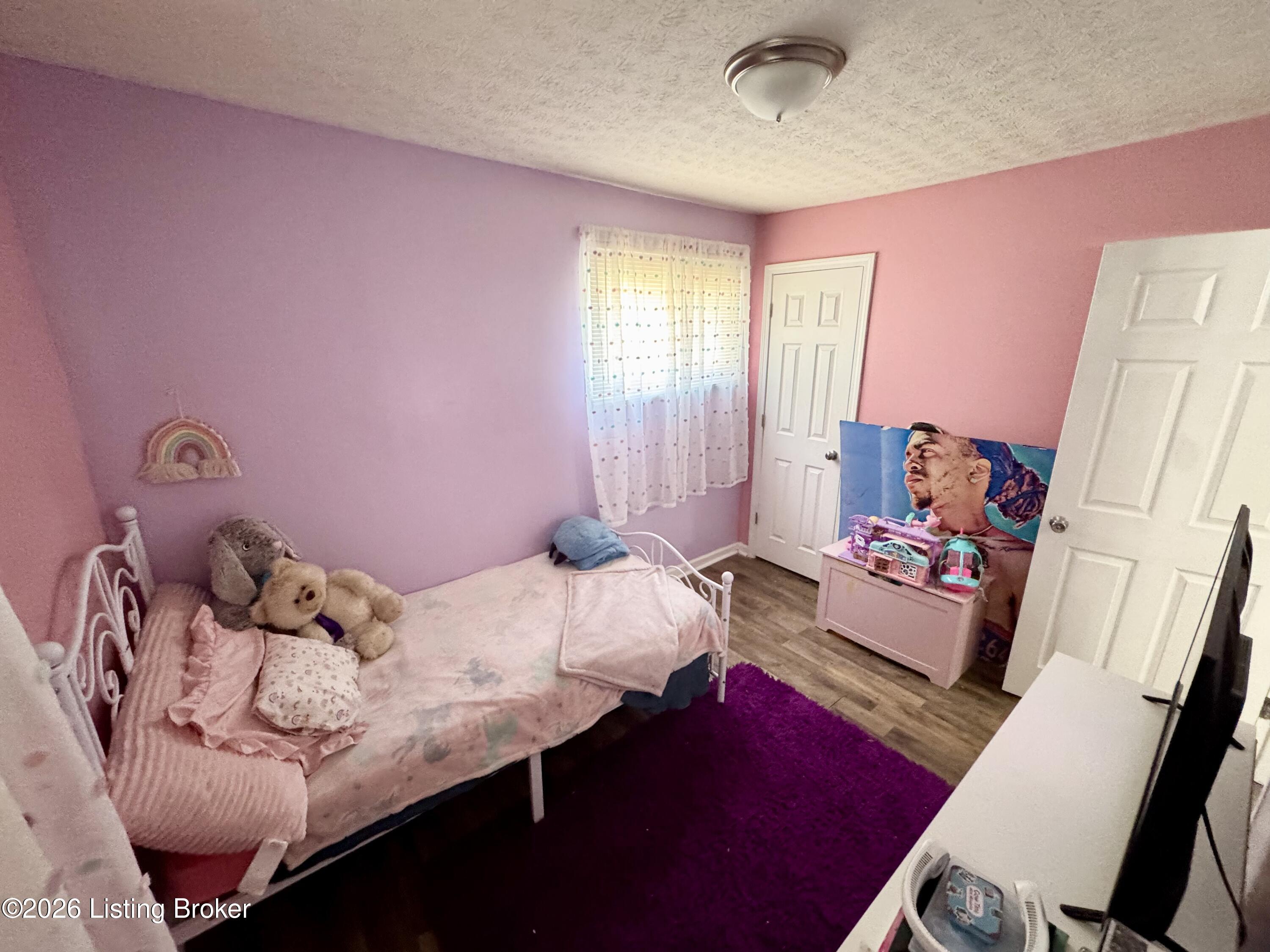 2910 Garey Ln Property Photo 14