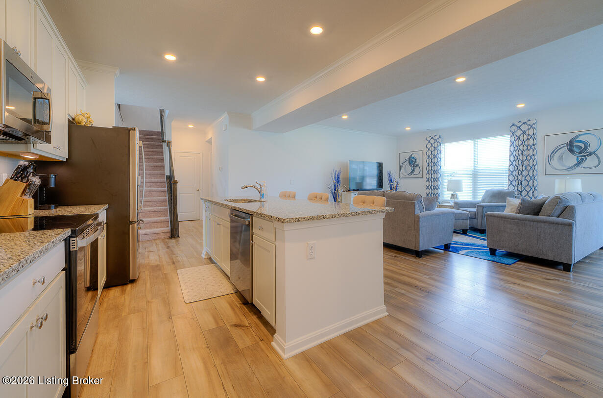 8401 Hummingbird Nest Ct Property Photo 11