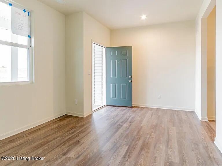 4003 White Pine Ln Property Photo 2