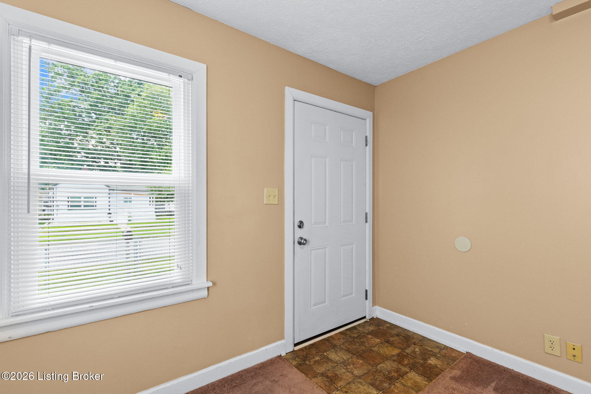 3631 Kahlert Ave Property Photo 6