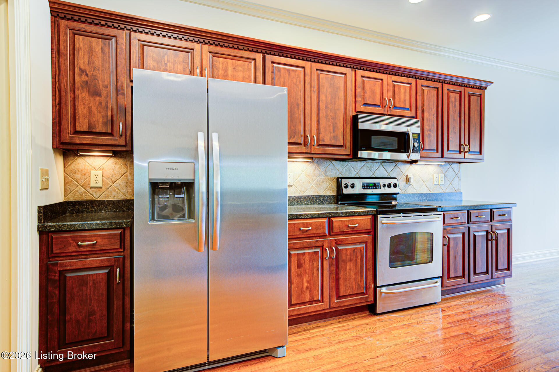 3311 Ridge Brook Cir Property Photo 7