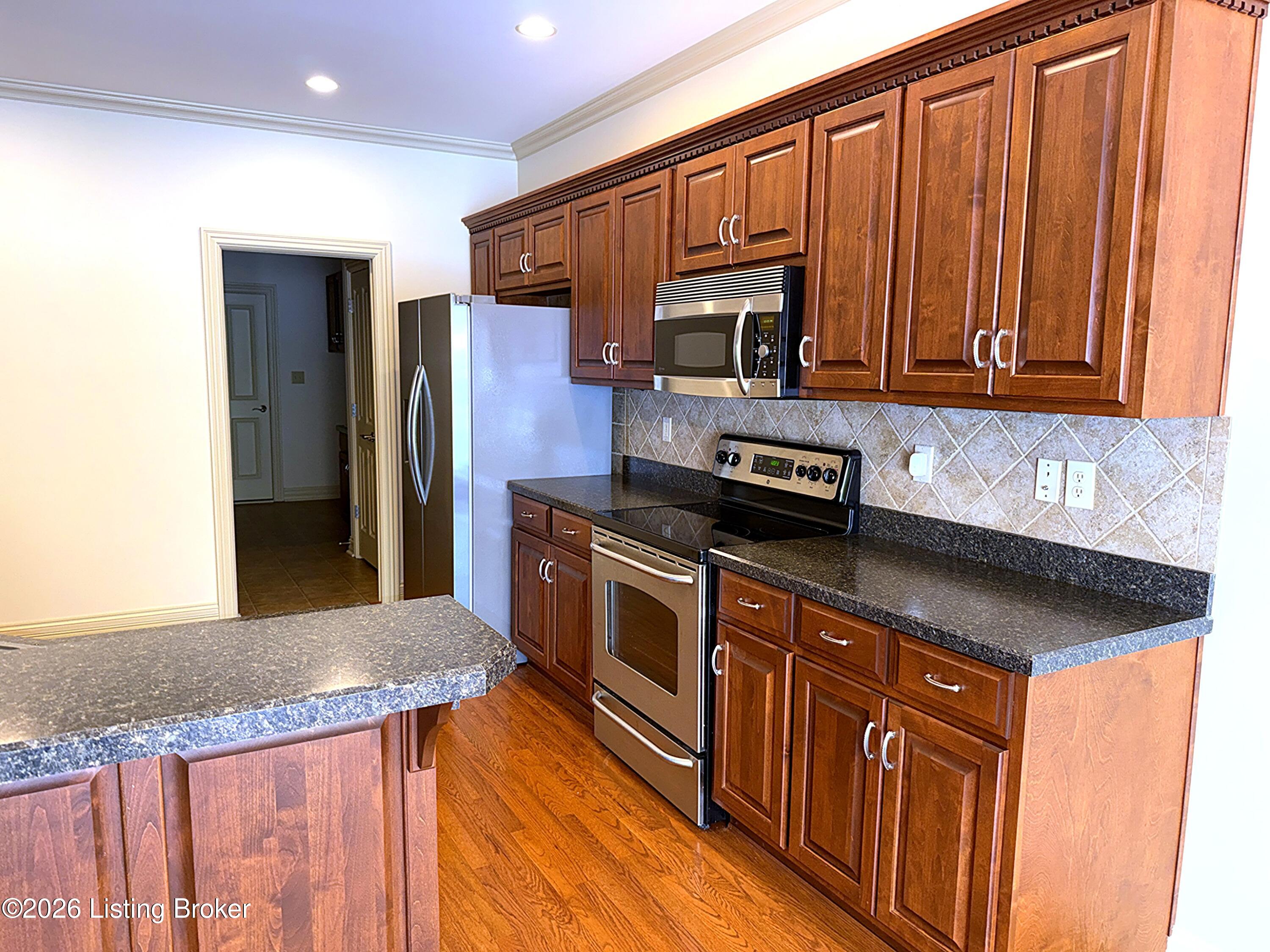 3311 Ridge Brook Cir Property Photo 8