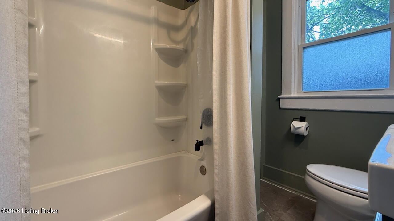 2213 Grinstead Dr Property Photo 22