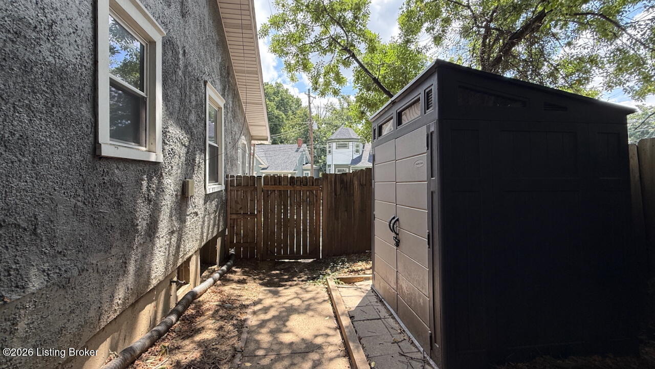 2213 Grinstead Dr Property Photo 34