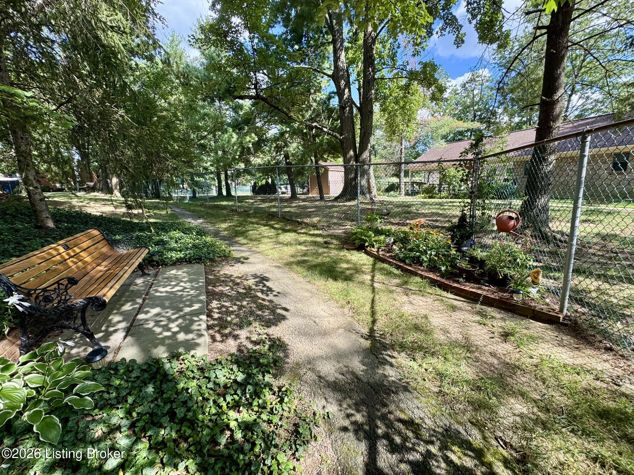401 Forest Park Rd Property Photo 4