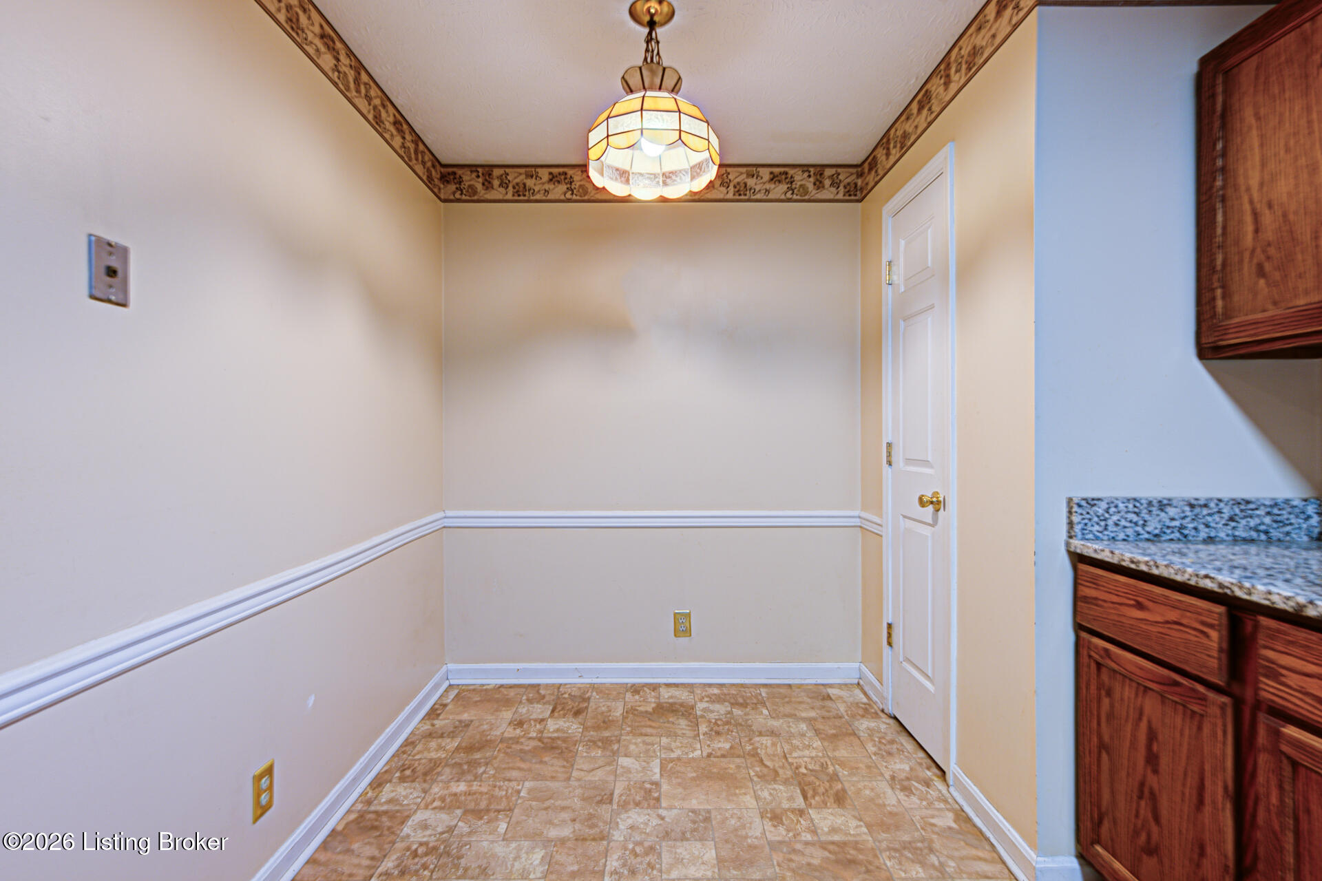 401 Forest Park Rd Property Photo 13