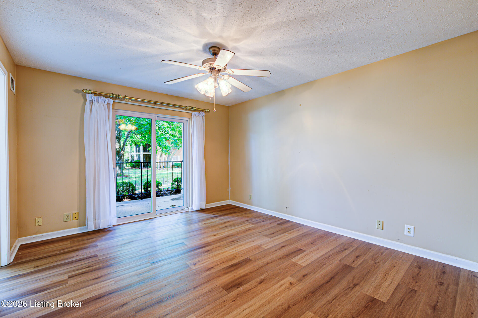 401 Forest Park Rd Property Photo 14