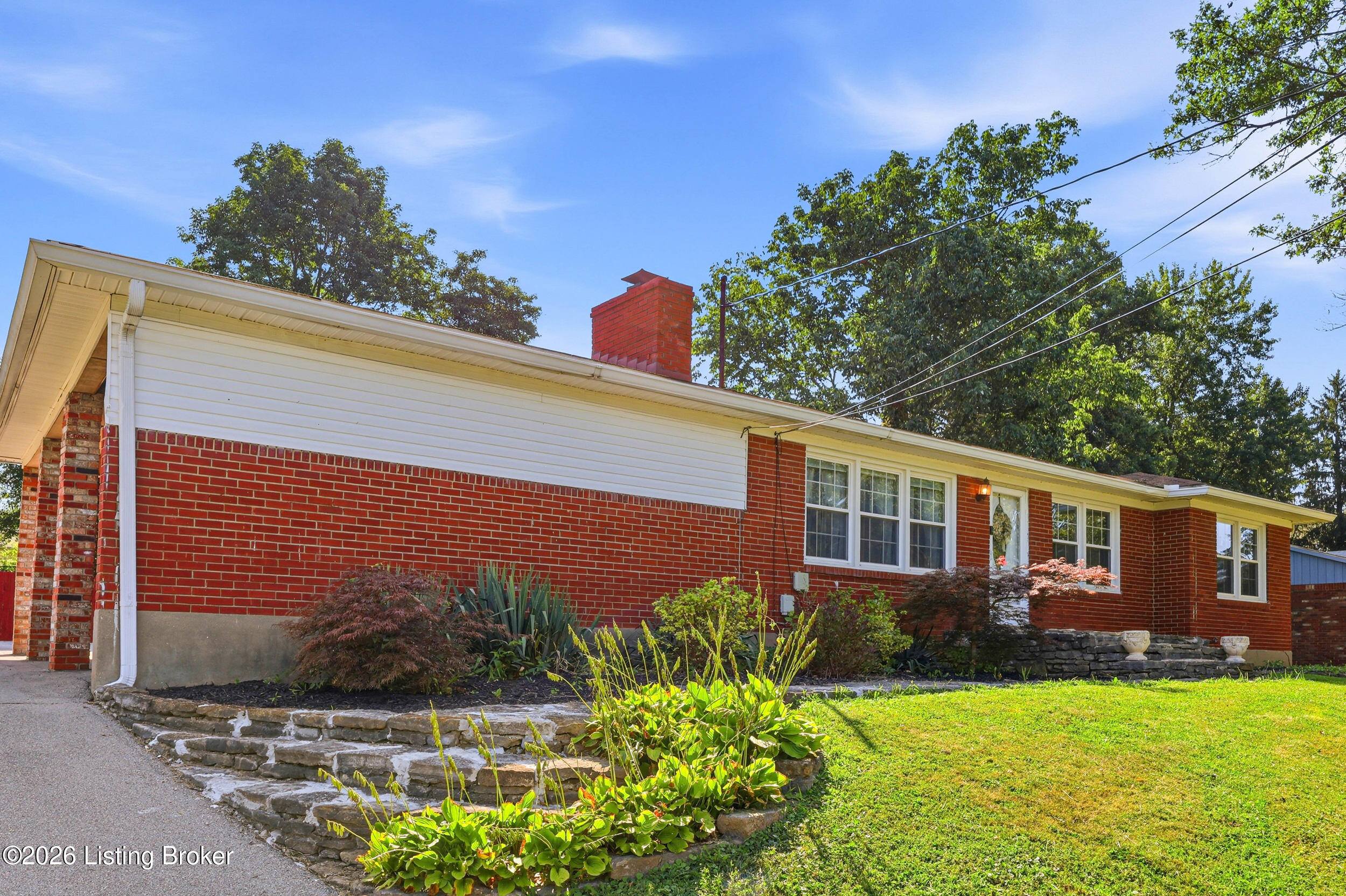 7405 Beechdale Rd Property Photo 4