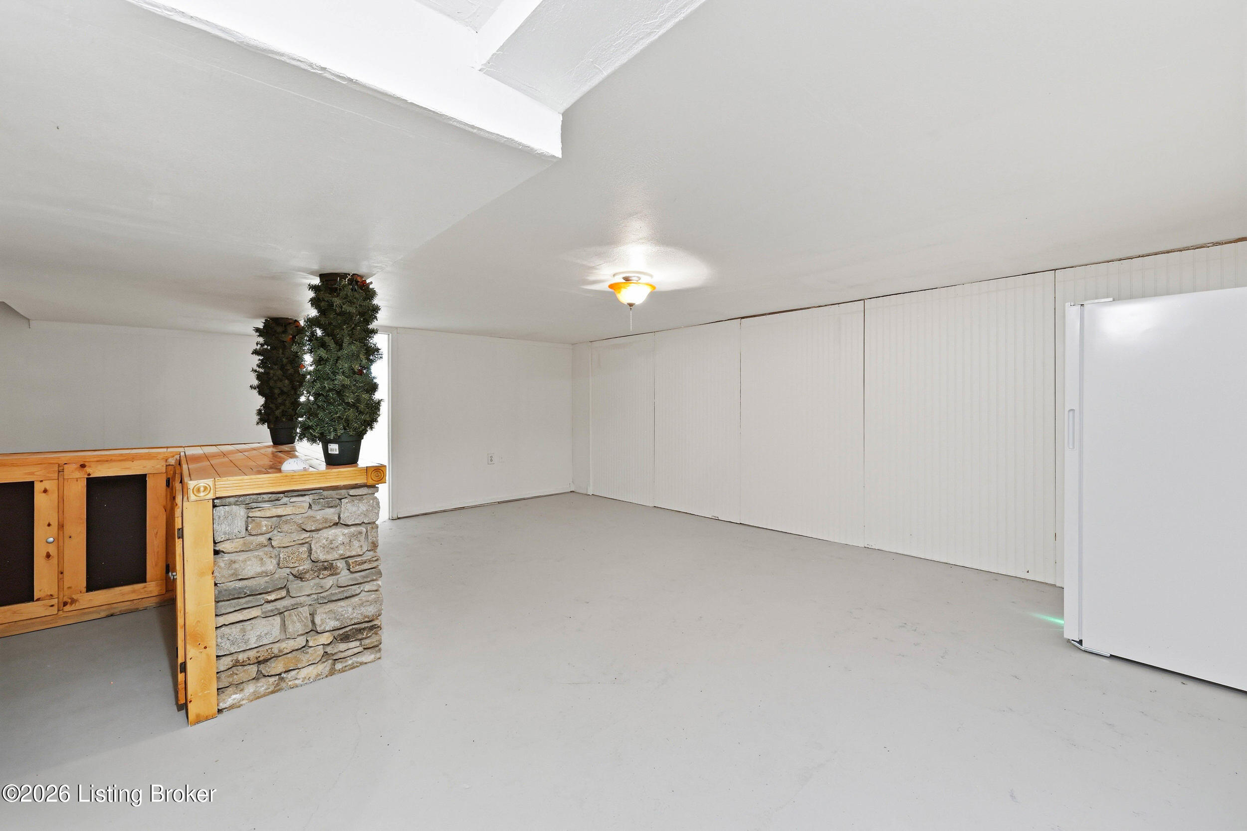 7405 Beechdale Rd Property Photo 33