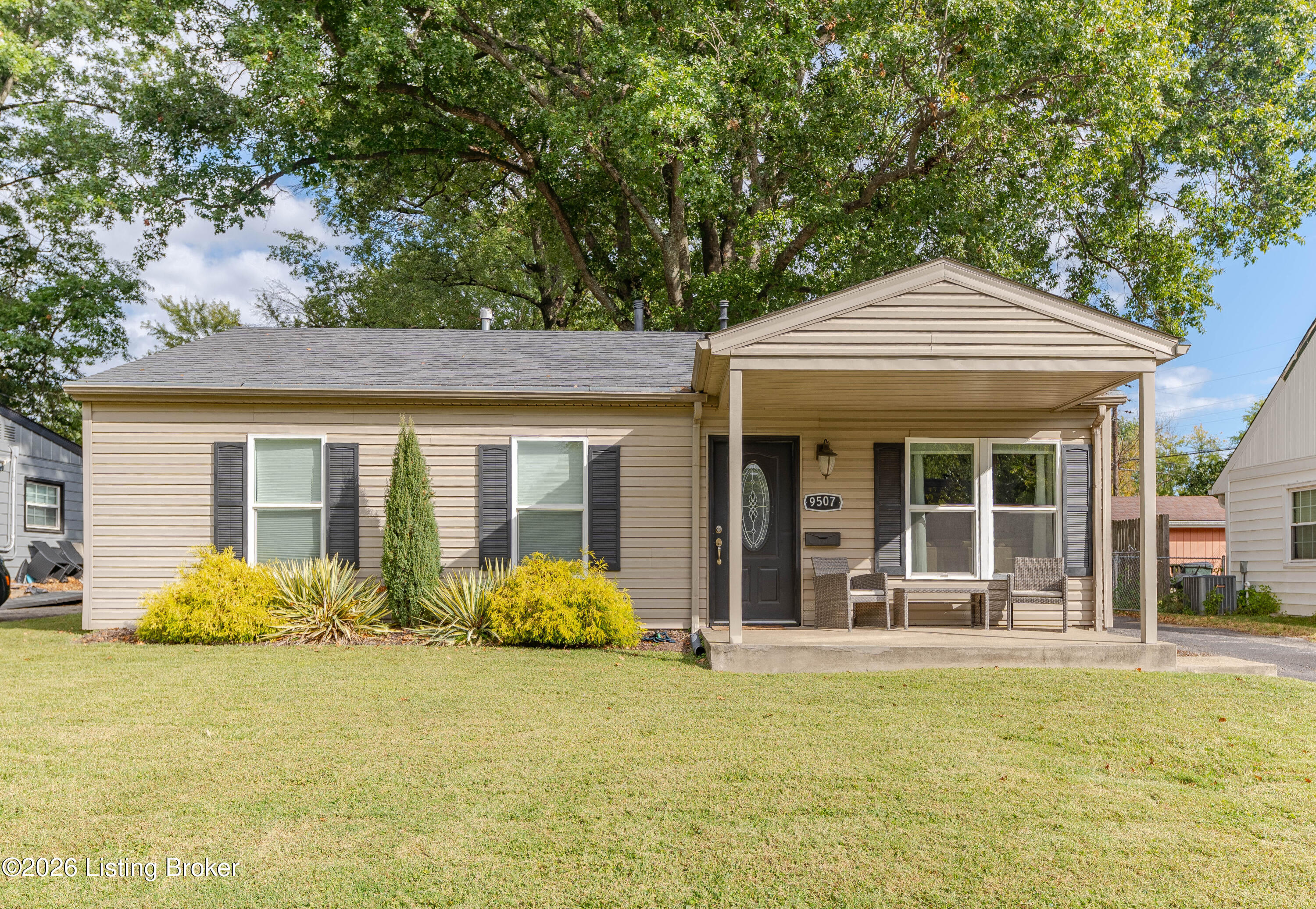 9507 Sue Helen Dr