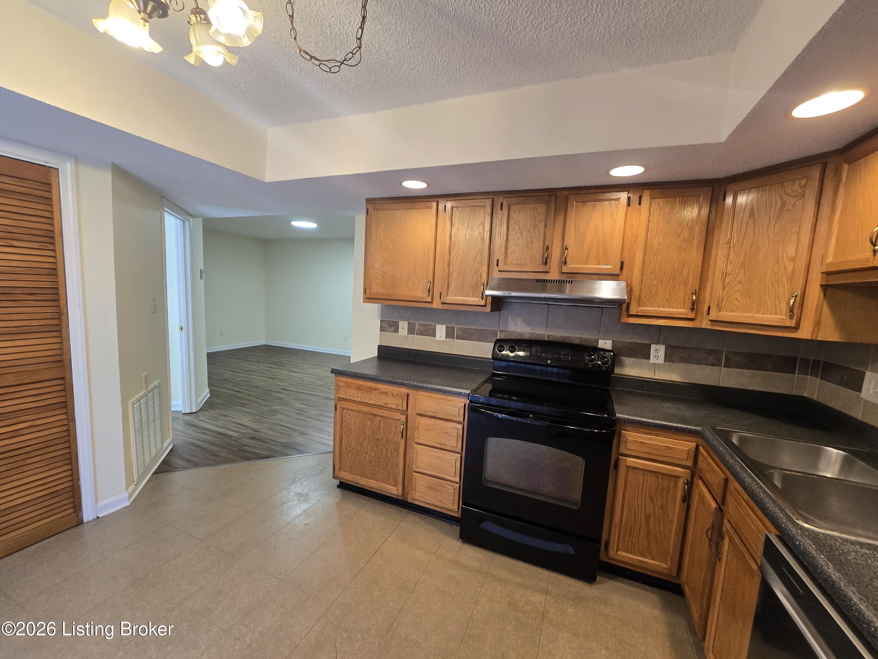 6418 Venango Dr 4 Property Photo 4