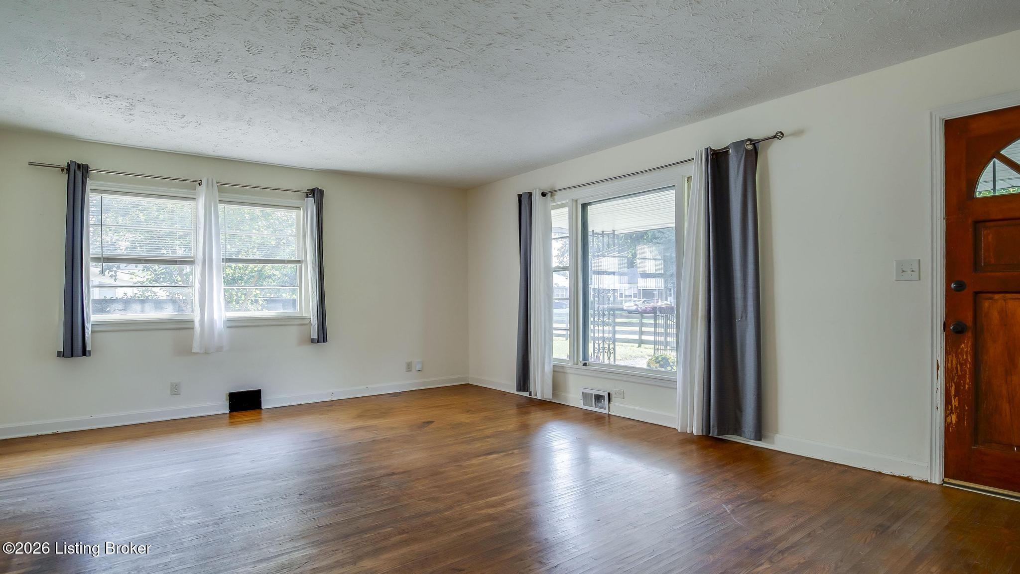 8593 Vicki Ln Property Photo 5