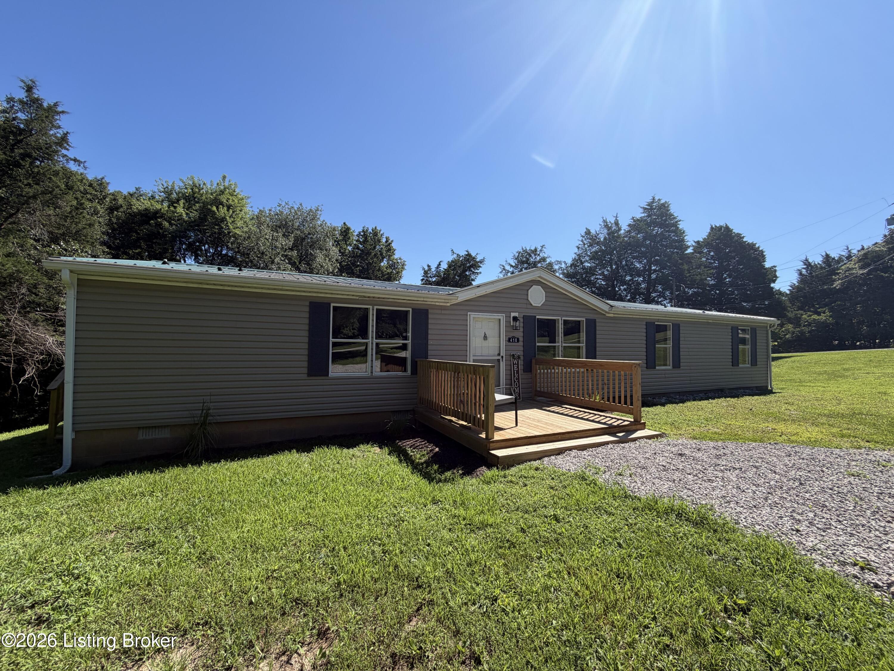 410 Ghen Rd Property Photo 3
