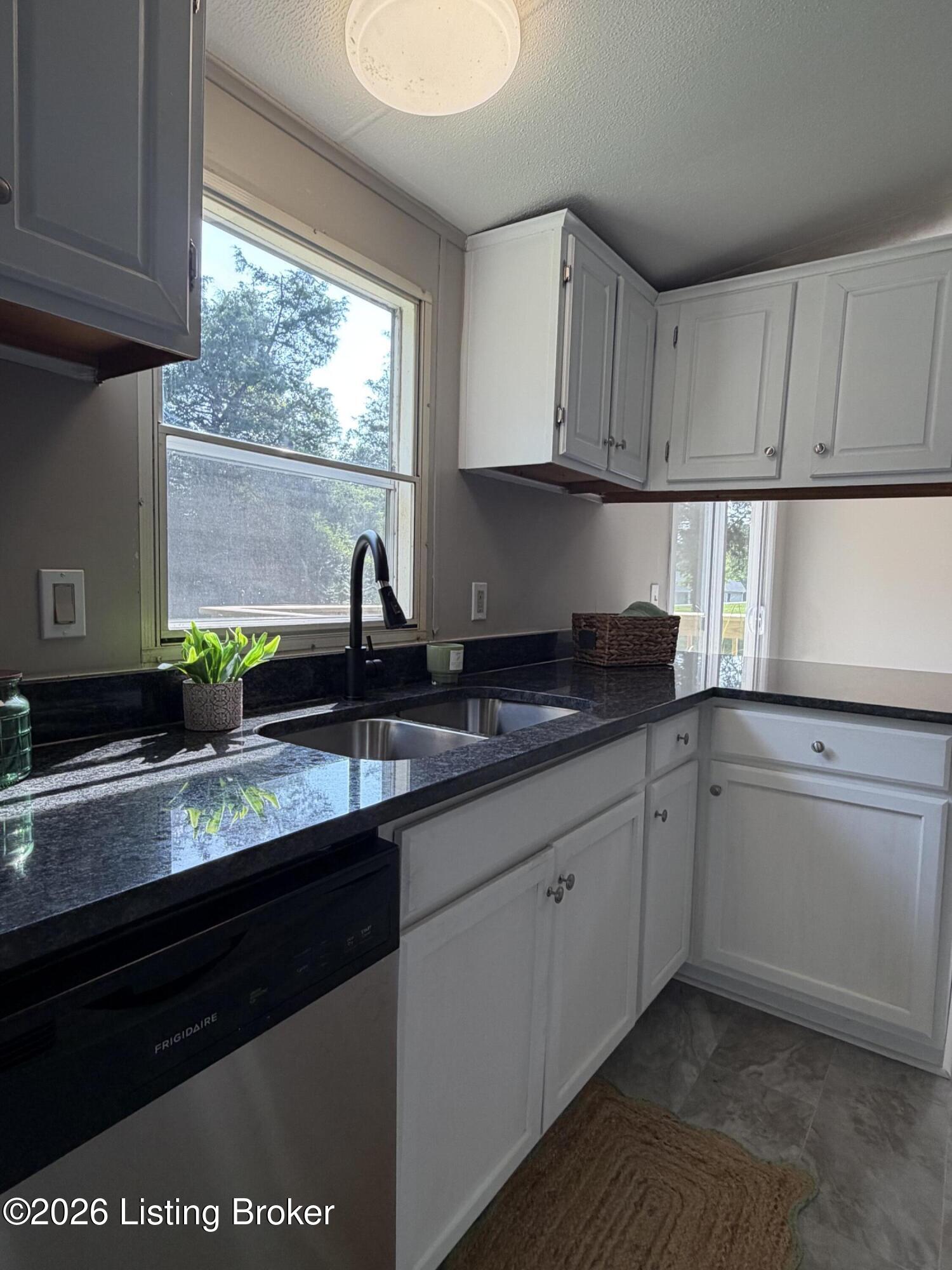 410 Ghen Rd Property Photo 16