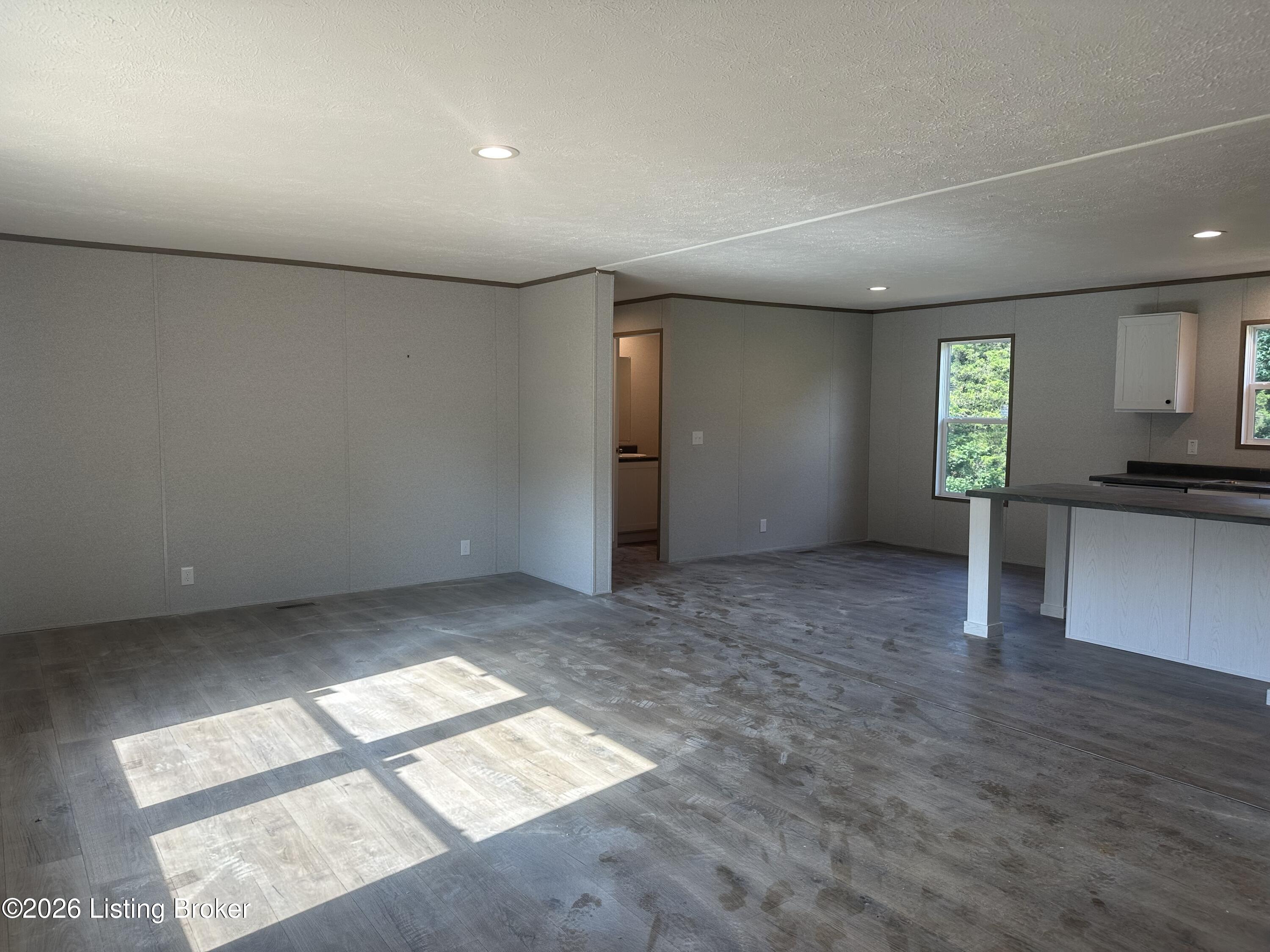 225 Browning Dr Property Photo 8