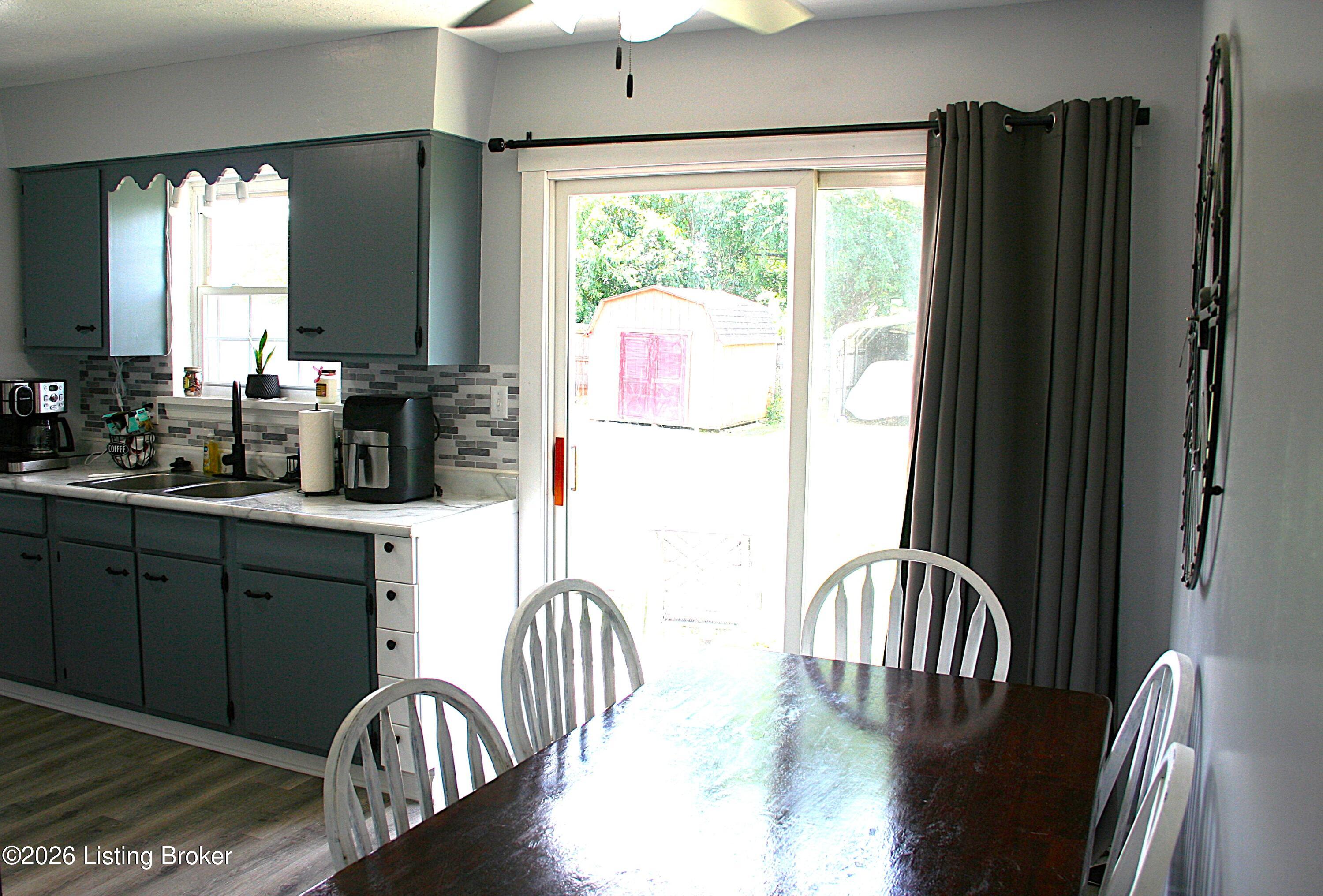 631 Flatlick Rd Property Photo 6
