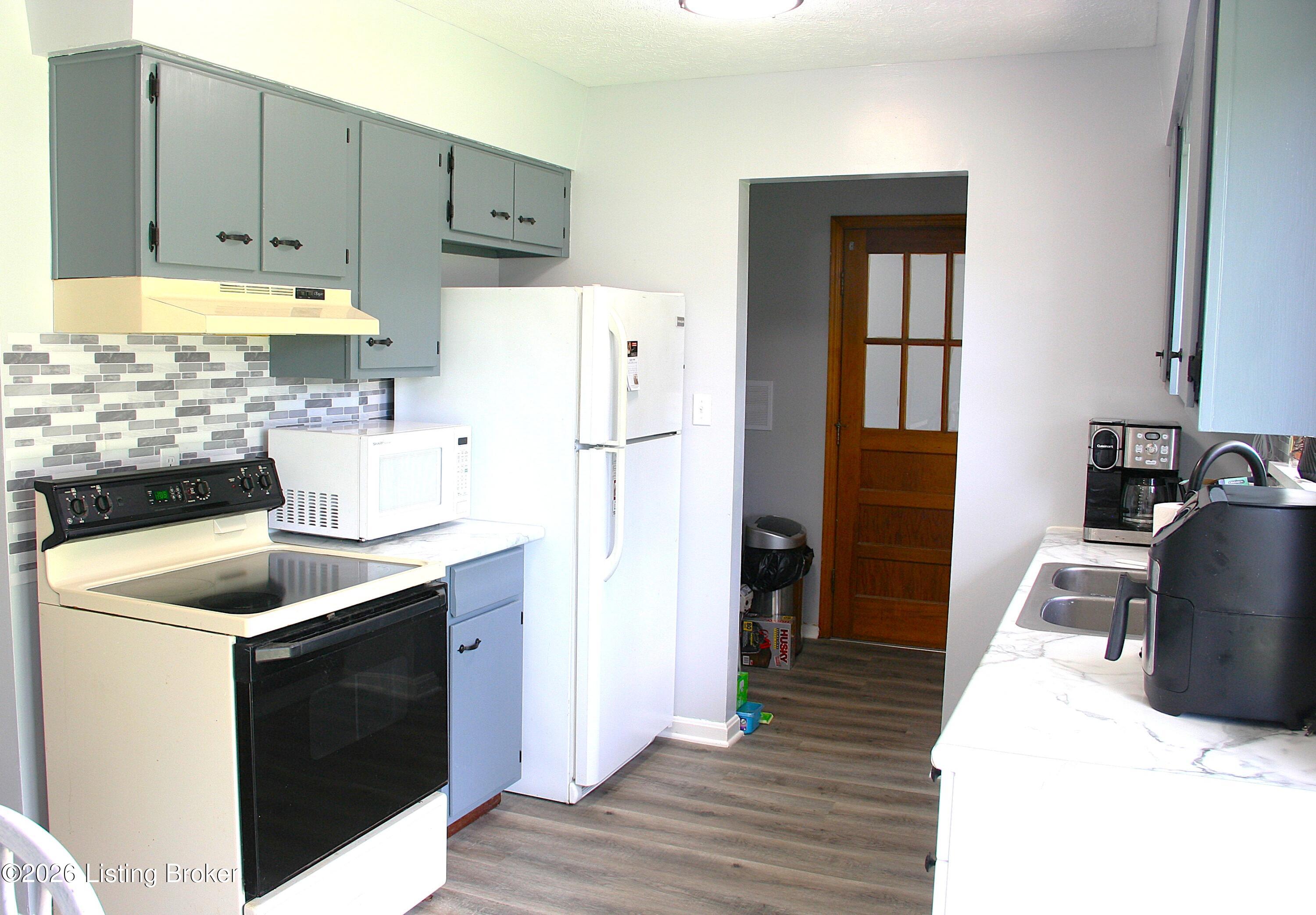 631 Flatlick Rd Property Photo 8