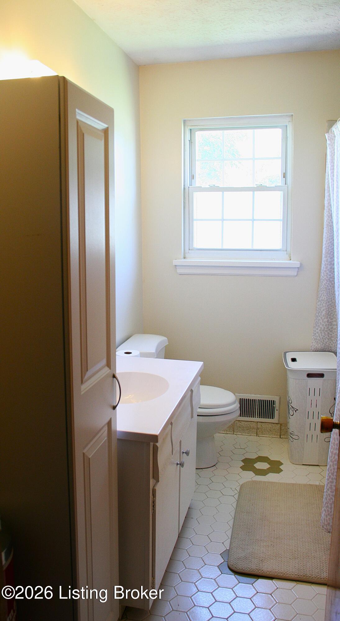 631 Flatlick Rd Property Photo 17