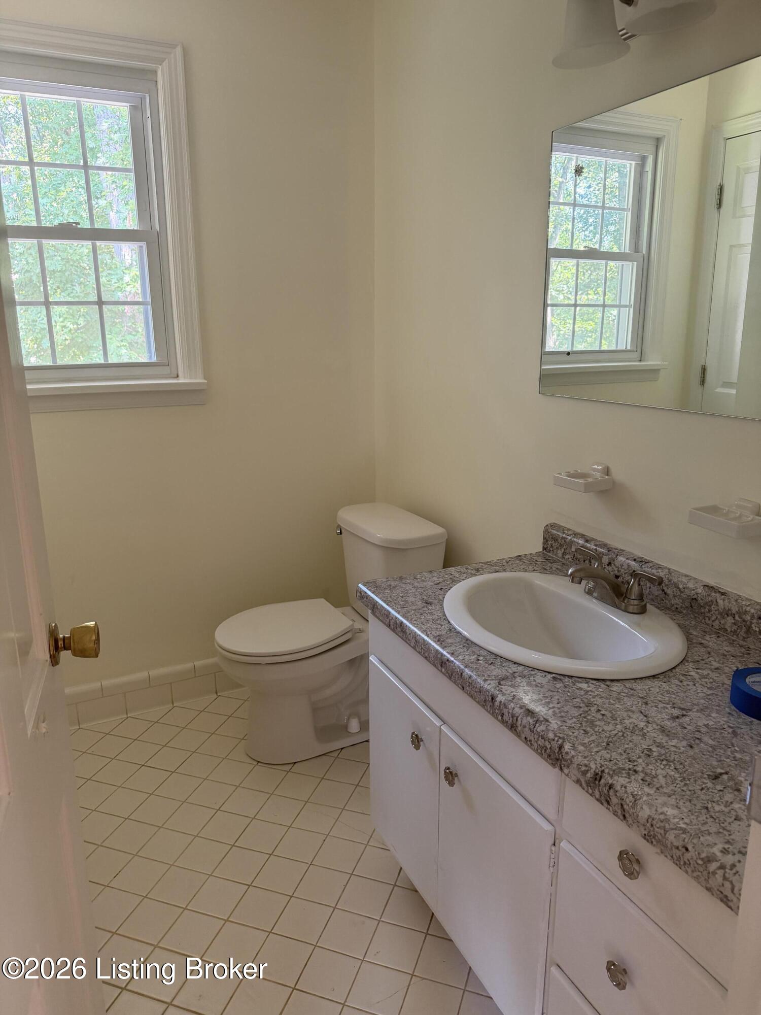 590 Lakeshore Pkwy Property Photo 24