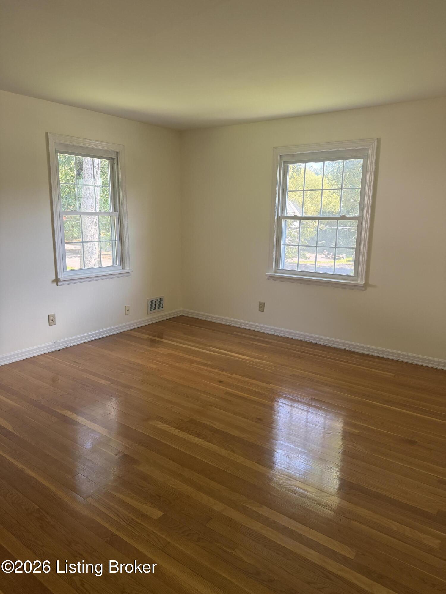 590 Lakeshore Pkwy Property Photo 27