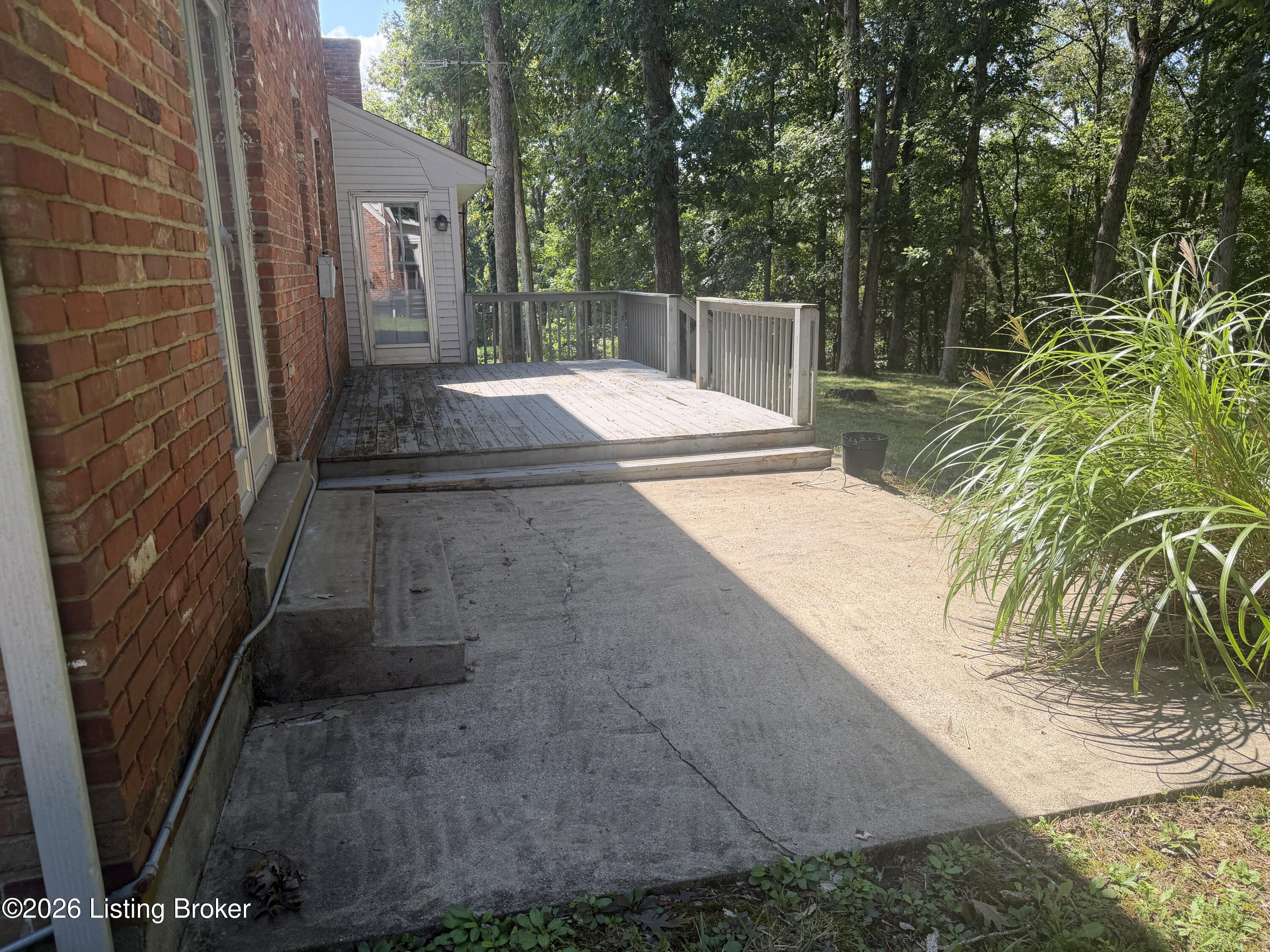 590 Lakeshore Pkwy Property Photo 52