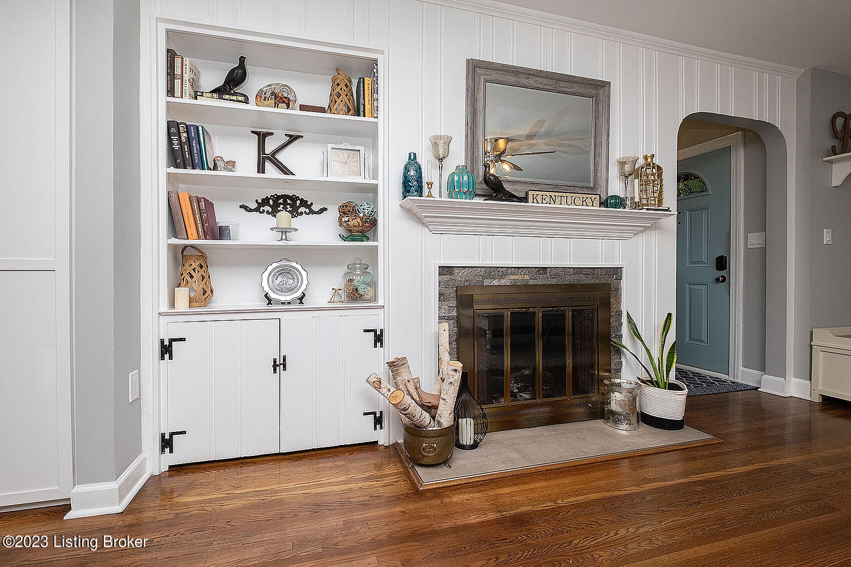 211 S Sherrin Ave Property Photo 4