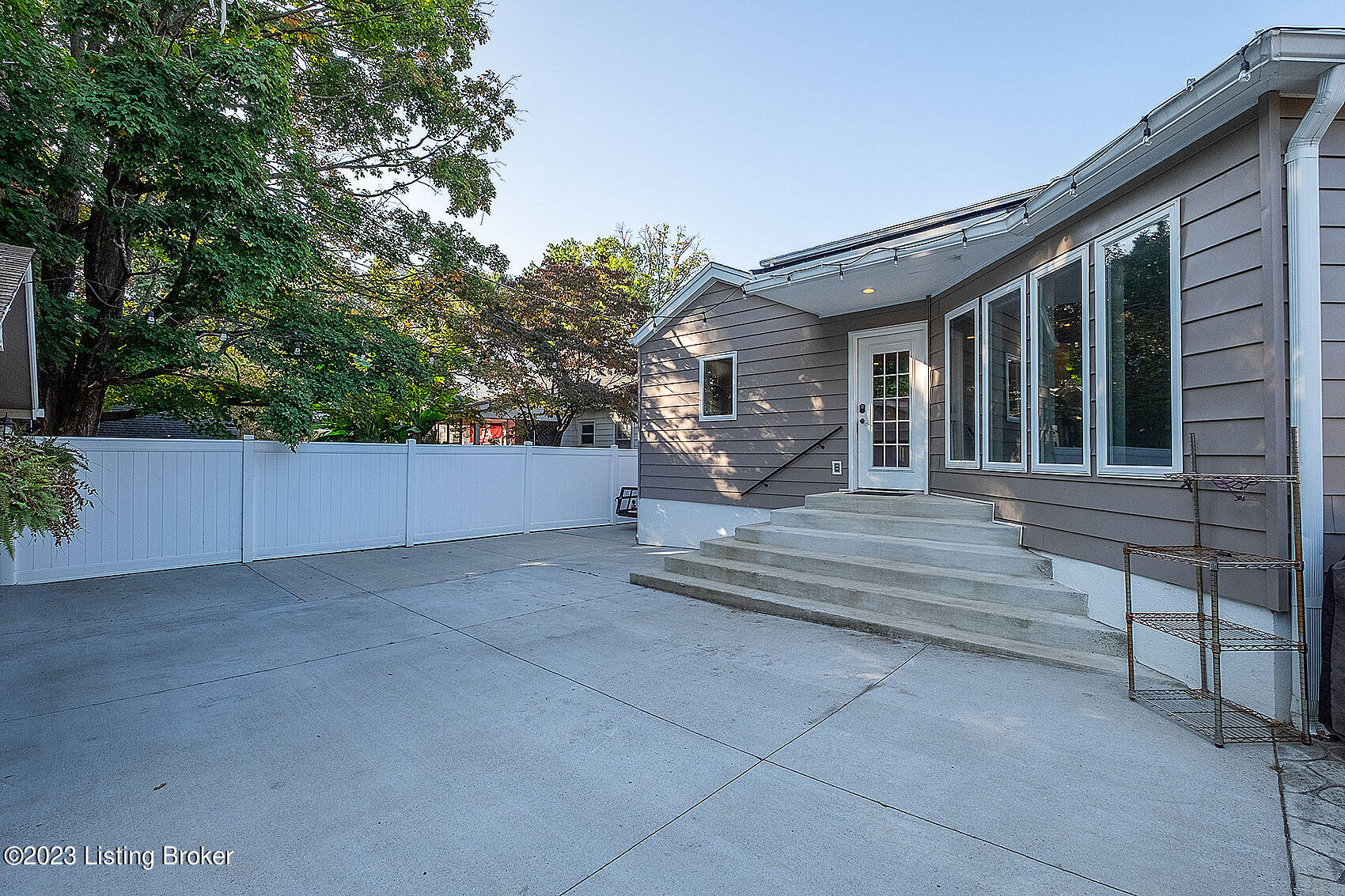 211 S Sherrin Ave Property Photo 39
