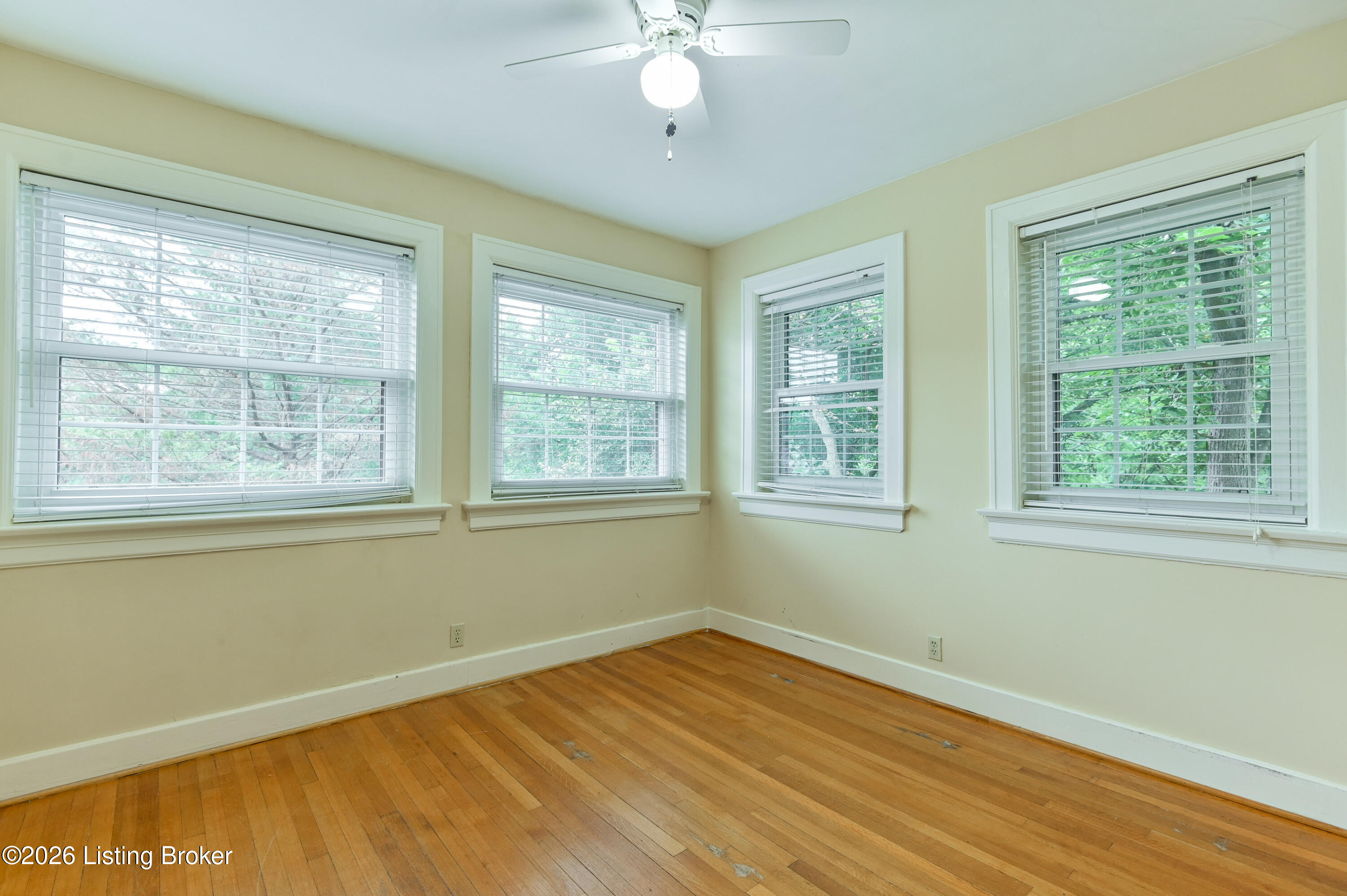 2082 Douglass Blvd Apt 18 Property Photo 8
