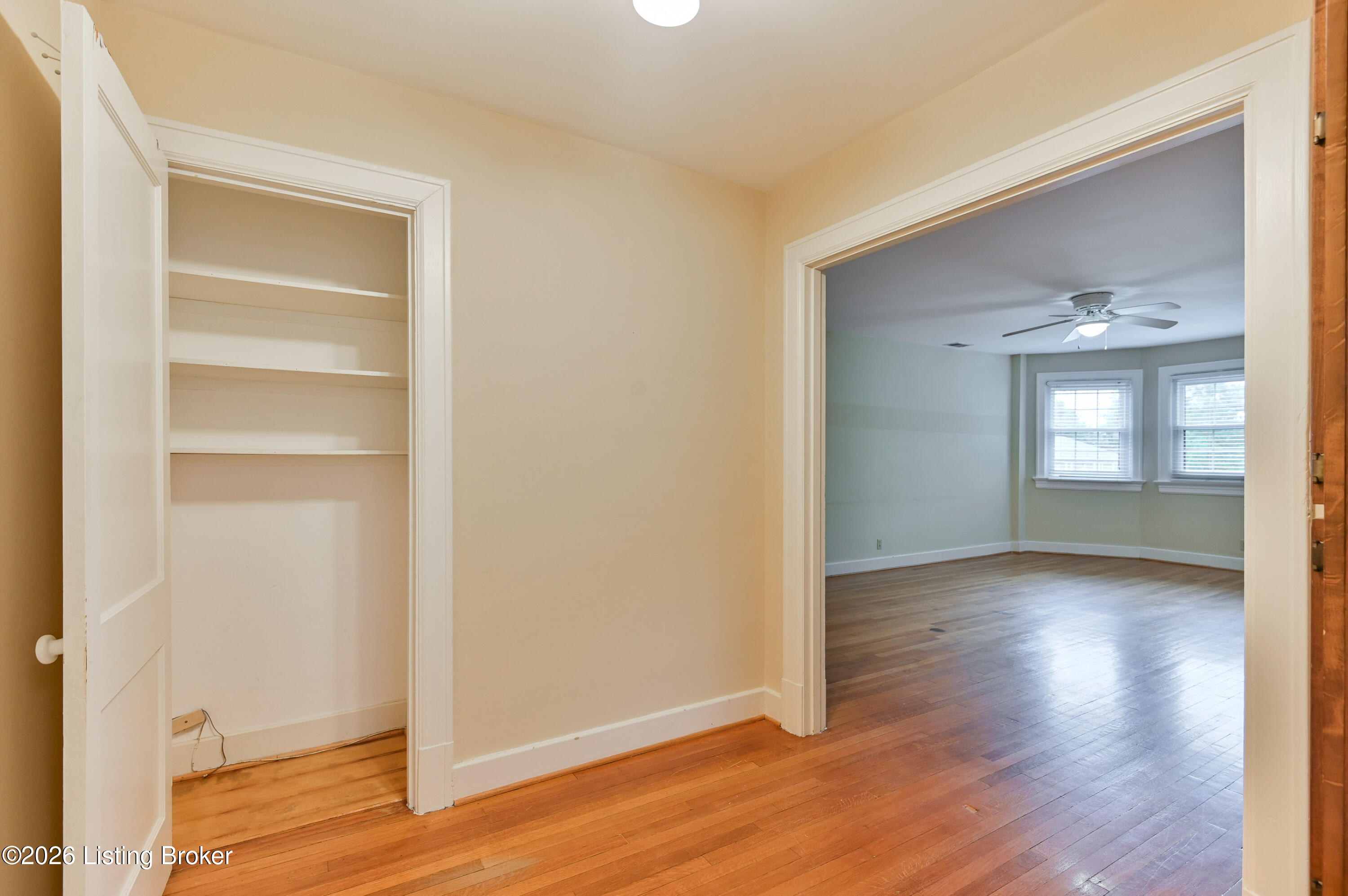 2082 Douglass Blvd Apt 18 Property Photo 9