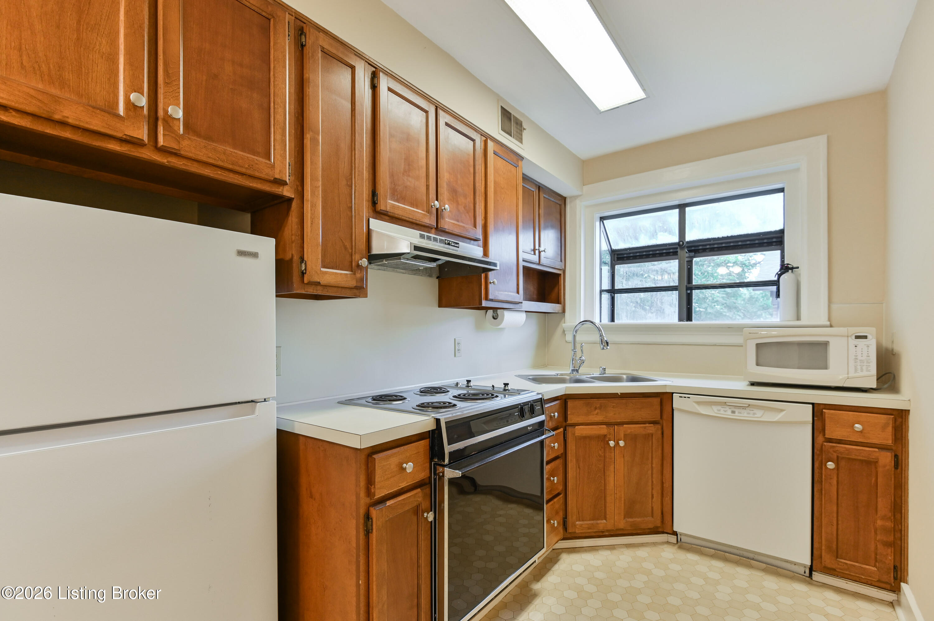 2082 Douglass Blvd Apt 18 Property Photo 12