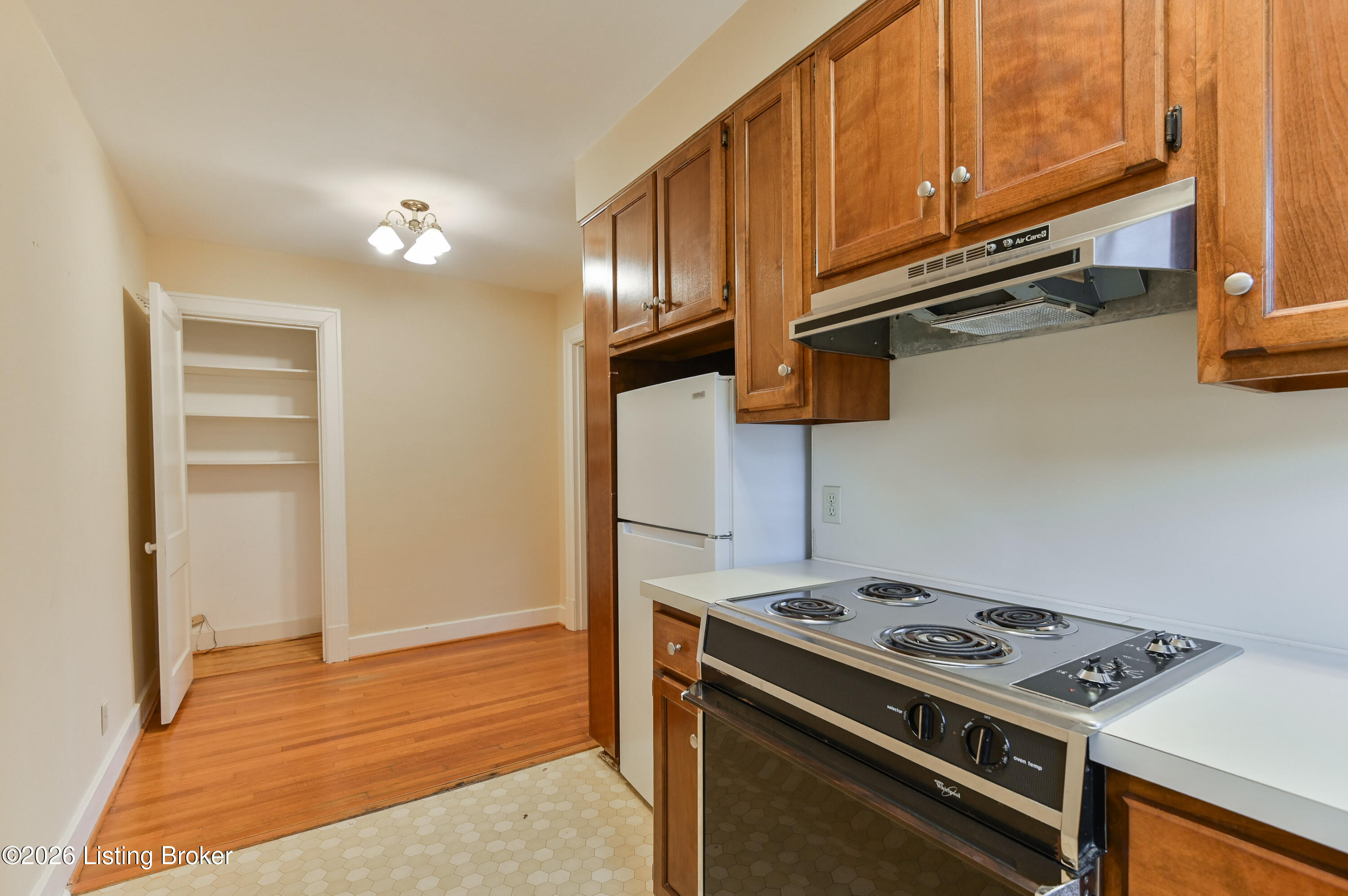 2082 Douglass Blvd Apt 18 Property Photo 14