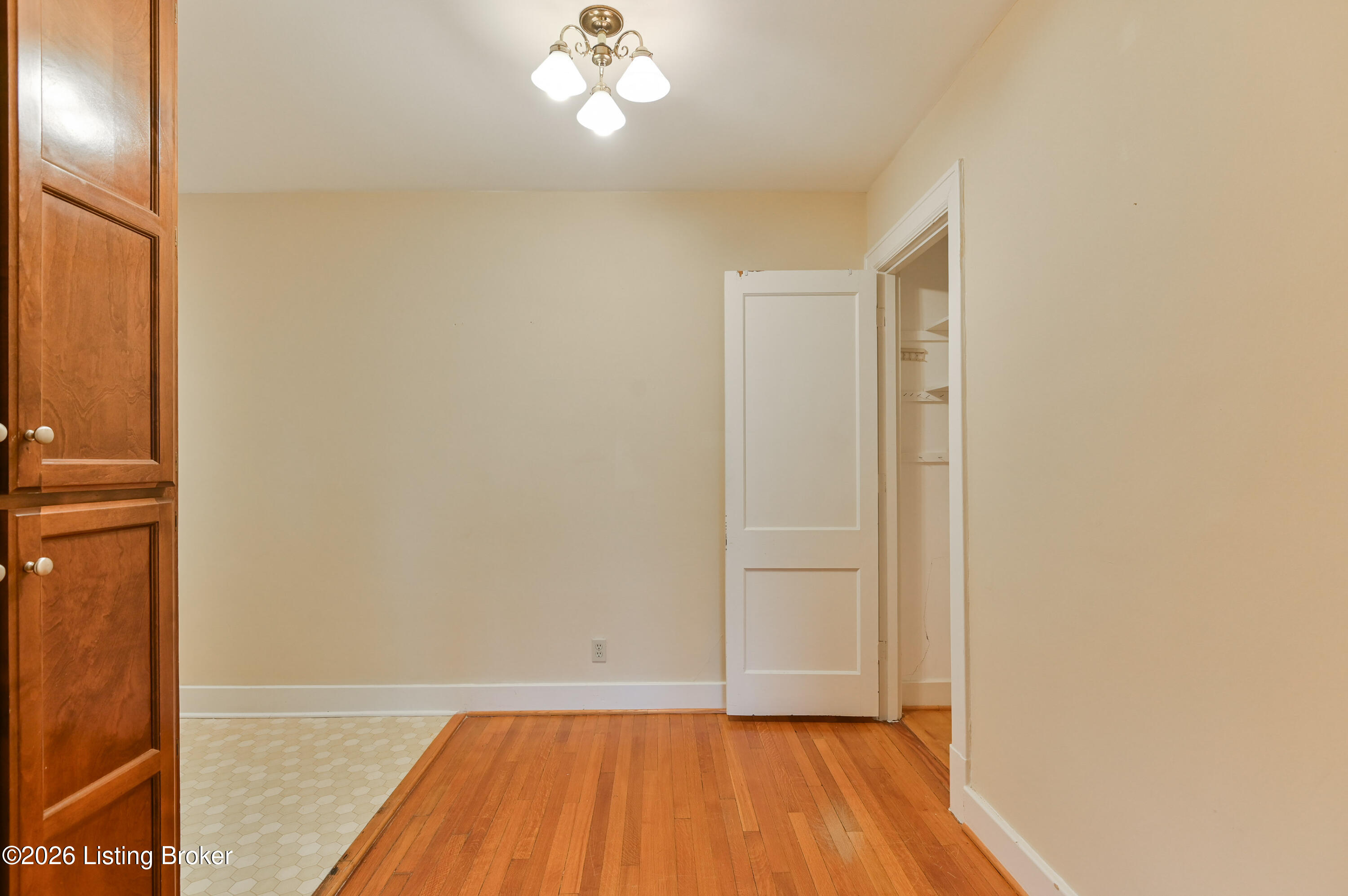 2082 Douglass Blvd Apt 18 Property Photo 15