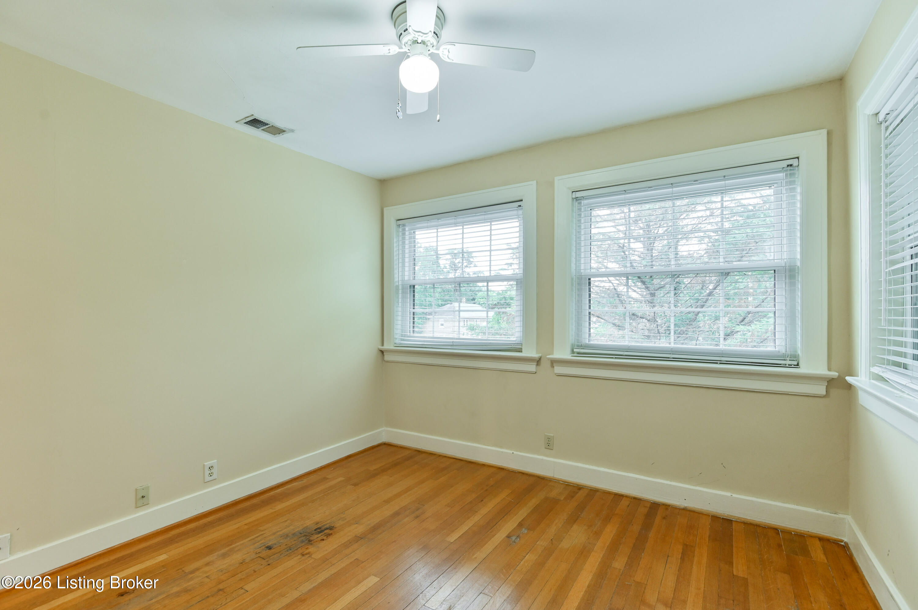 2082 Douglass Blvd Apt 18 Property Photo 23