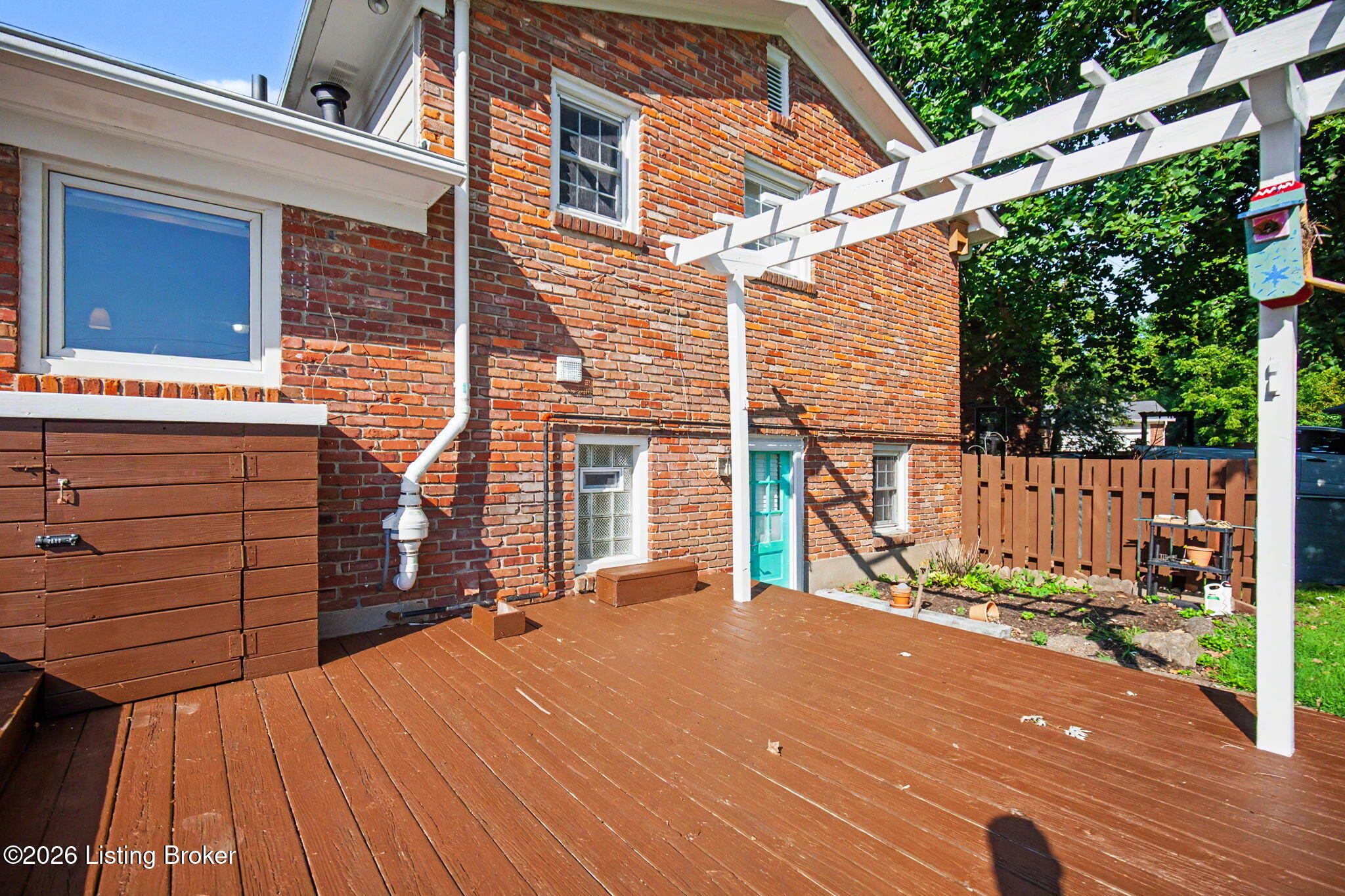 10715 Sunderland Pl Property Photo 7