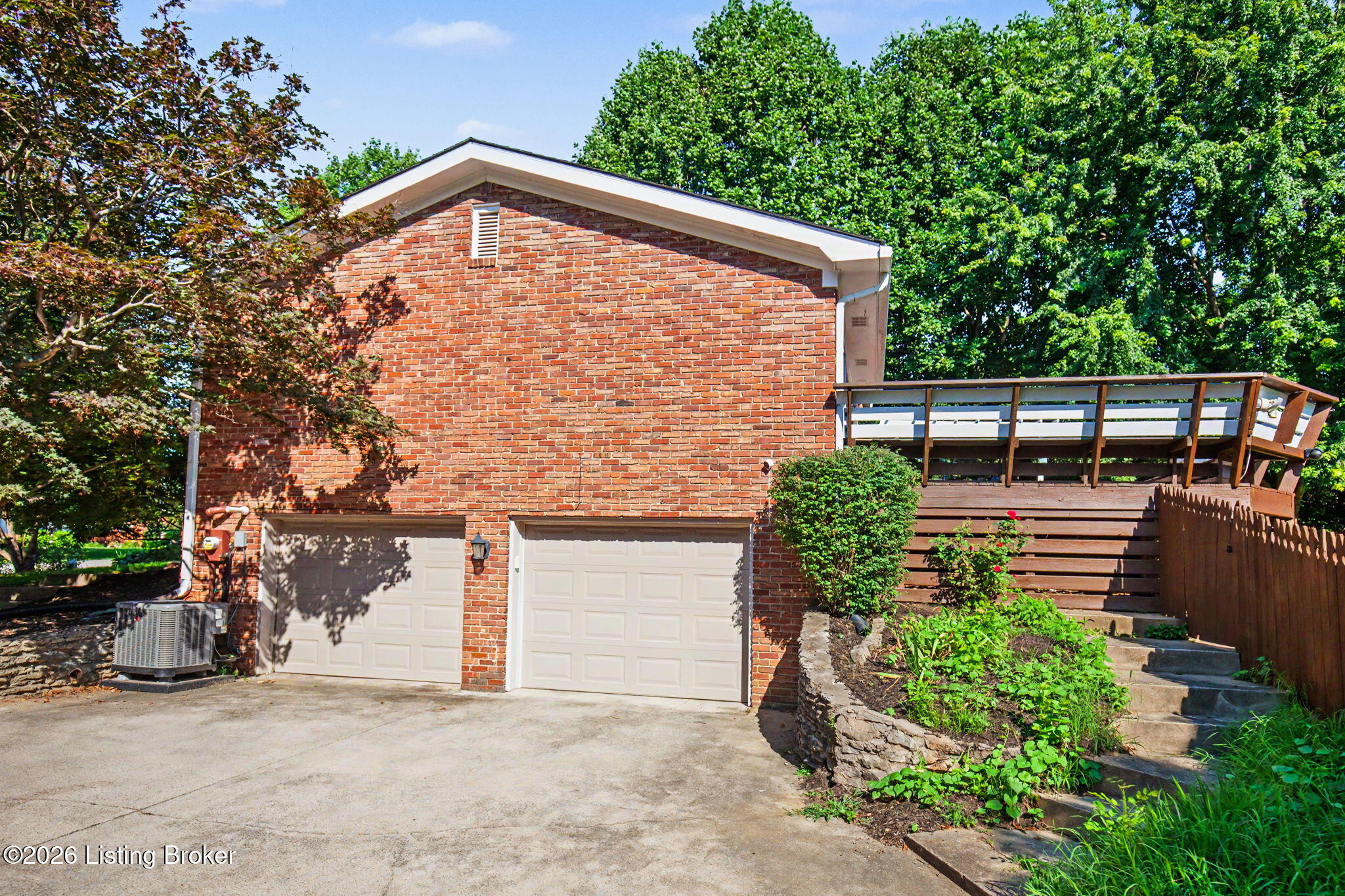 10715 Sunderland Pl Property Photo 14