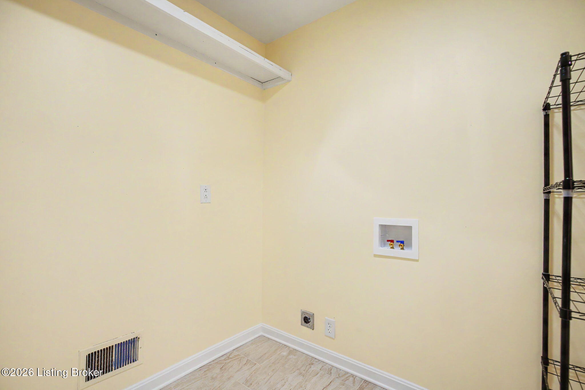 10715 Sunderland Pl Property Photo 39
