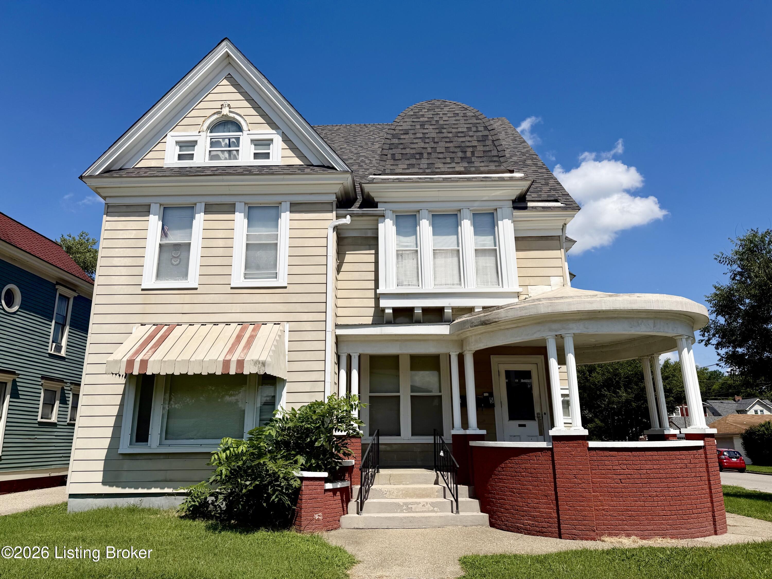 1847 E Oak St 4 Property Photo 1